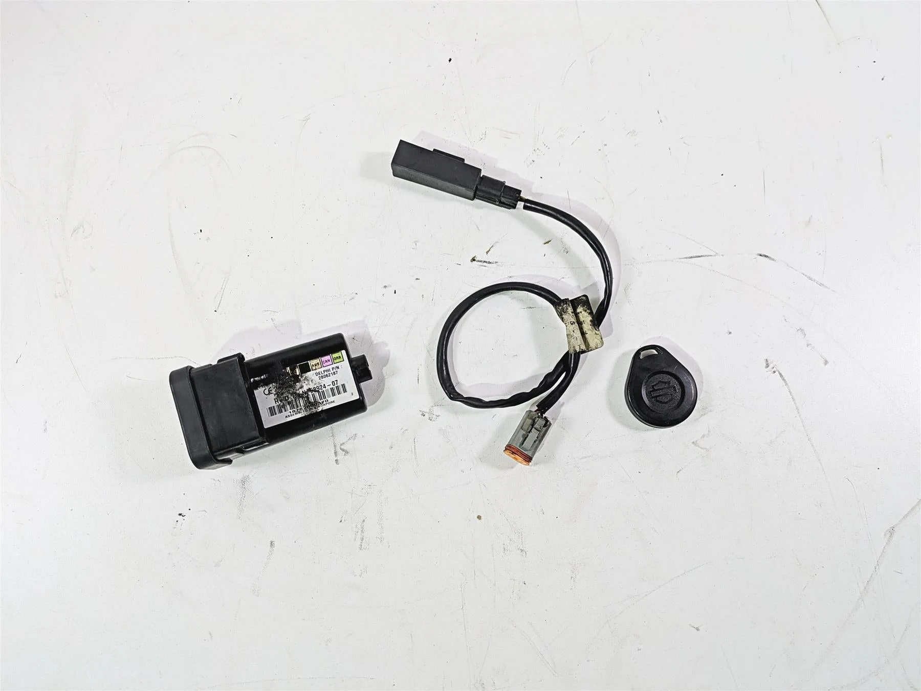 2009 Harley Touring FLHX Street Glide Tssm Security Module Fob Antenna 68924-07 - Image 4
