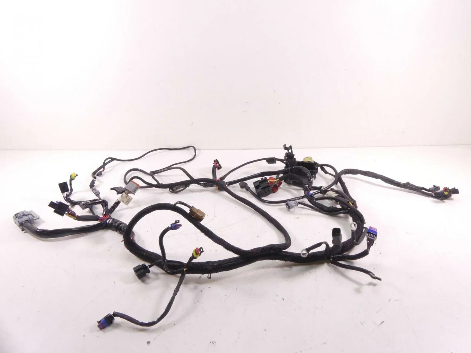2009 Harley VRSCAW V-Rod Engine & Main Wiring Harness Loom Cable 70125-08A