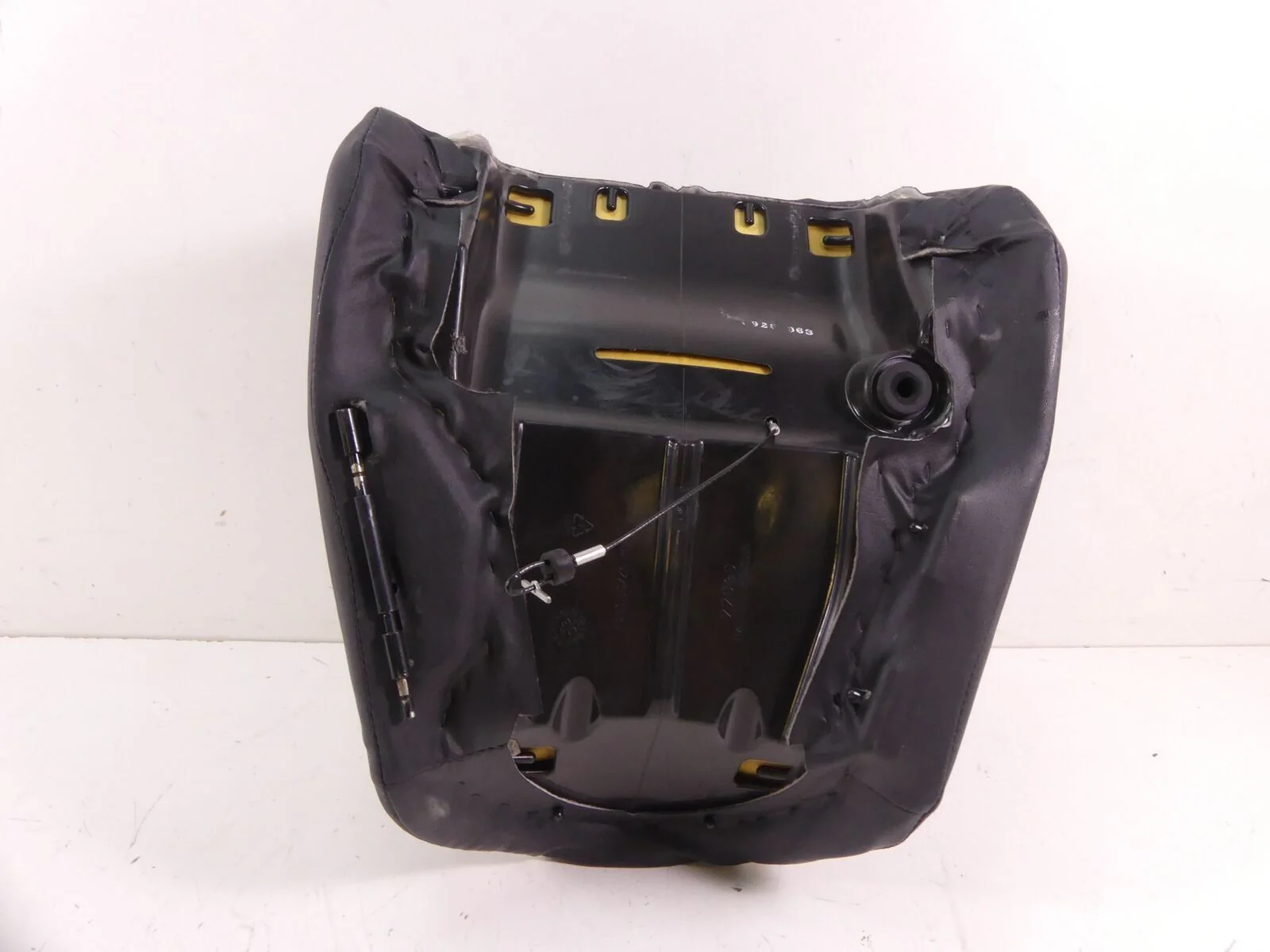 2009 Harley VRSCAW V-Rod Front Rider Driver Saddle Seat - Nice 52383-07 - Image 10