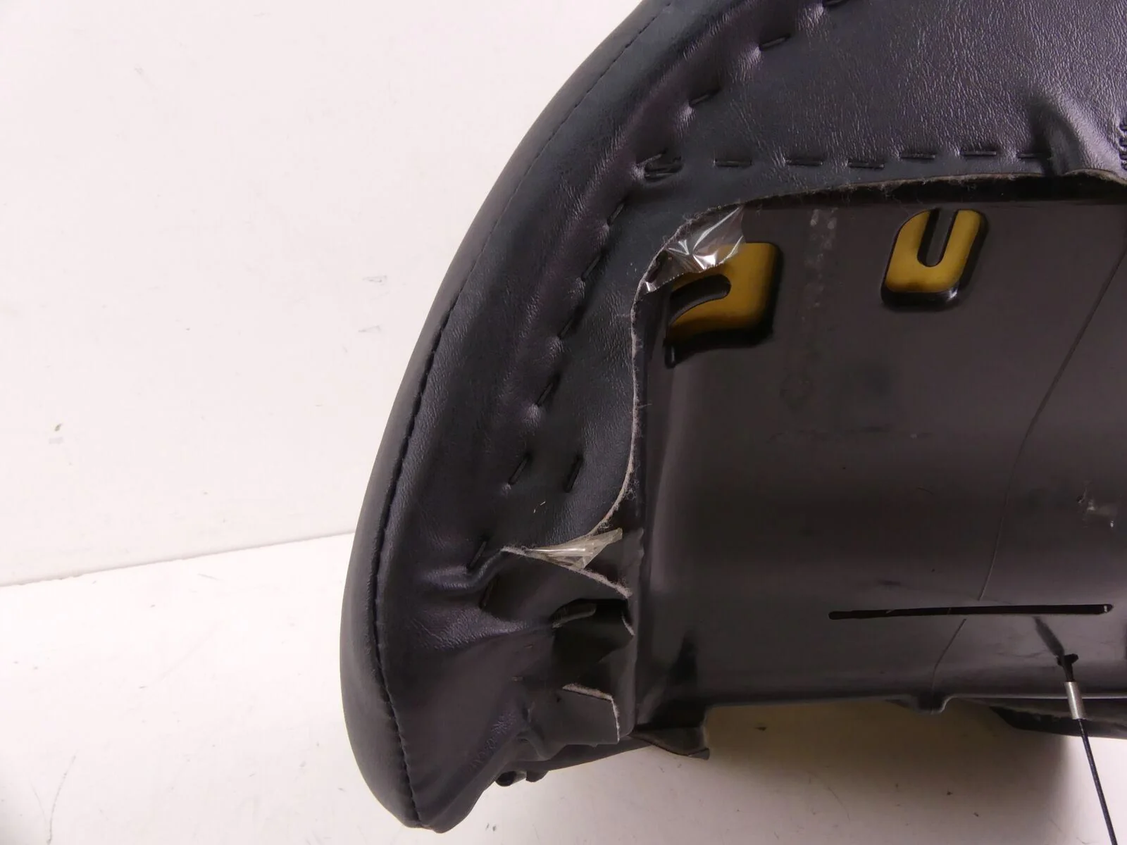 2009 Harley VRSCAW V-Rod Front Rider Driver Saddle Seat - Nice 52383-07 - Image 9