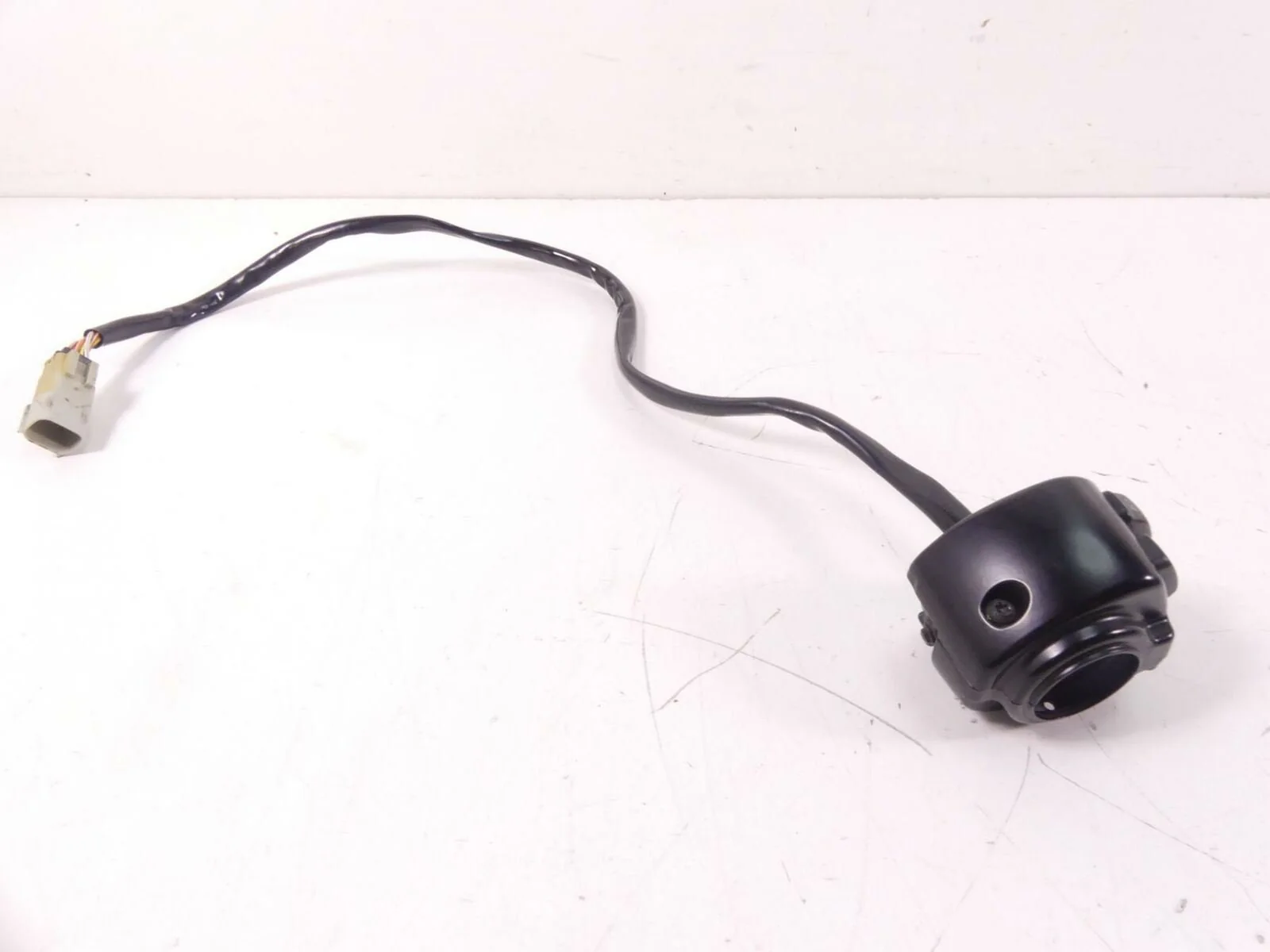 2009 Harley VRSCAW V-Rod Left Control Switch Turn Signal Horn Lights 71682-06A - Image 2
