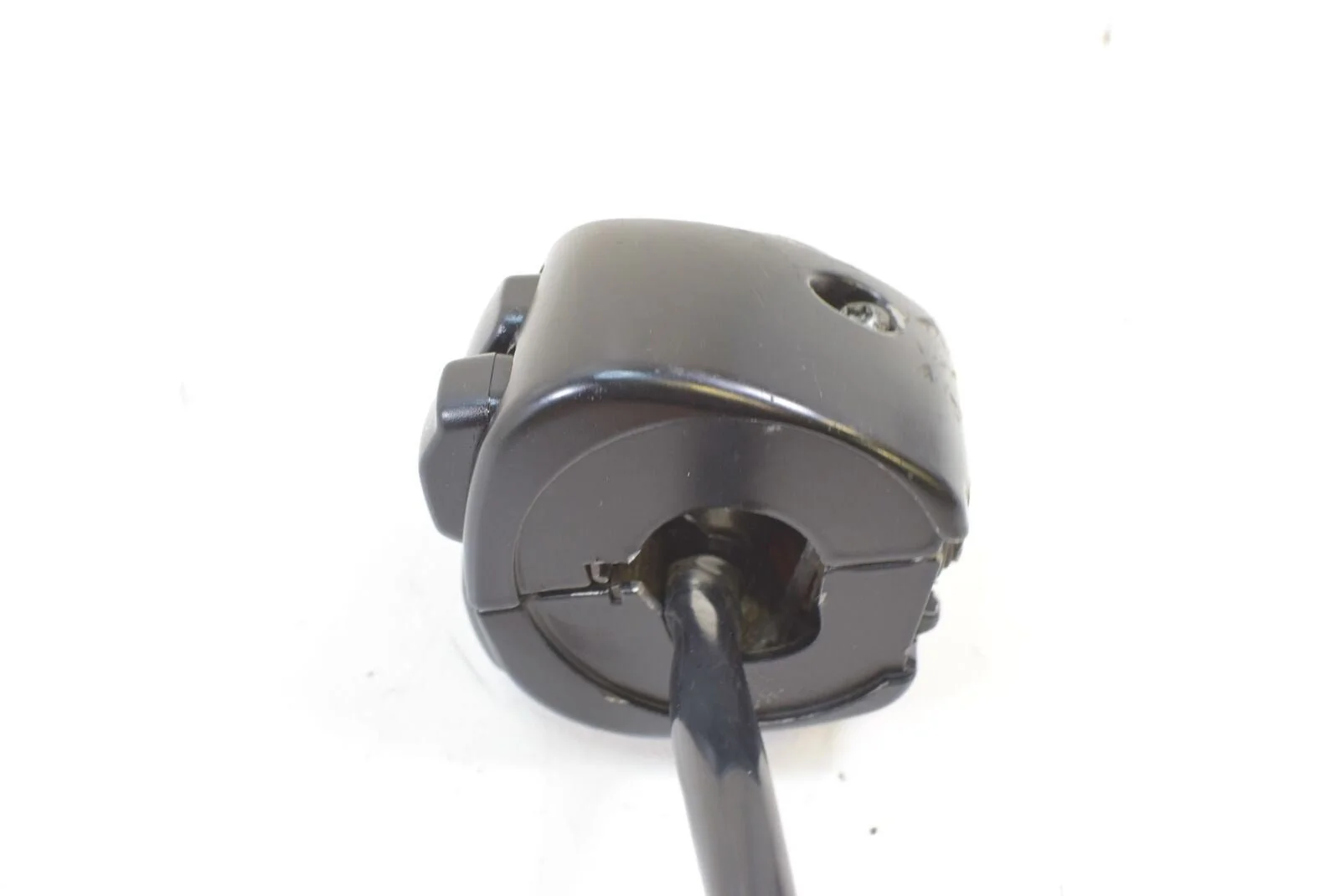 2009 Harley VRSCF Muscle Rod Left Light Horn Control Switch 71682-06A - Image 3