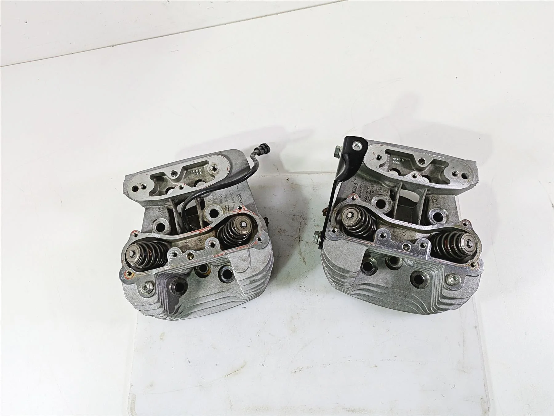 2009 Harley XR1200 Sportster Cylinderhead Cylinder Head Set 17523-08 17524-08 - Image 5