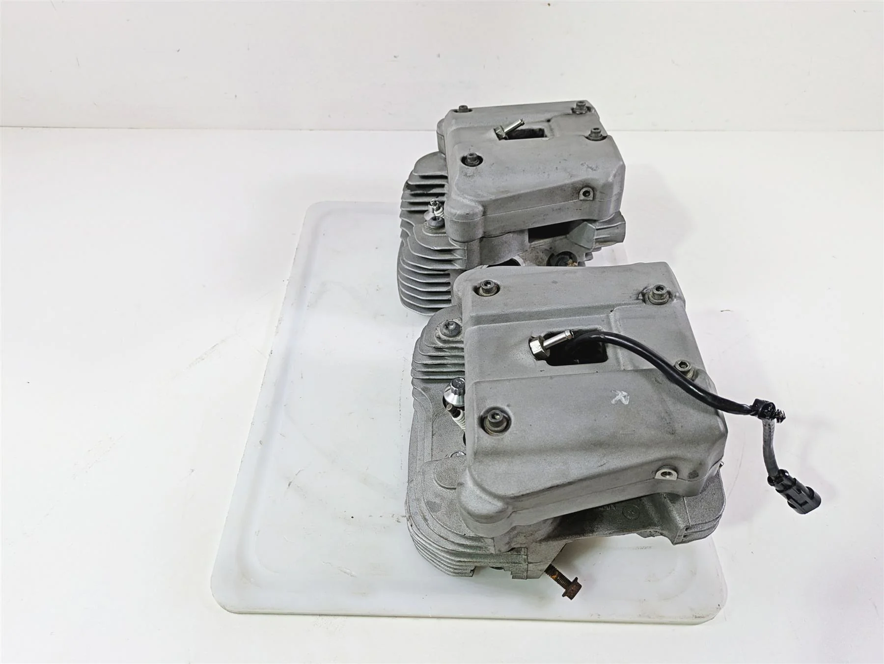 2009 Harley XR1200 Sportster Cylinderhead Cylinder Head Set 17524-08 17523-08 - Image 2