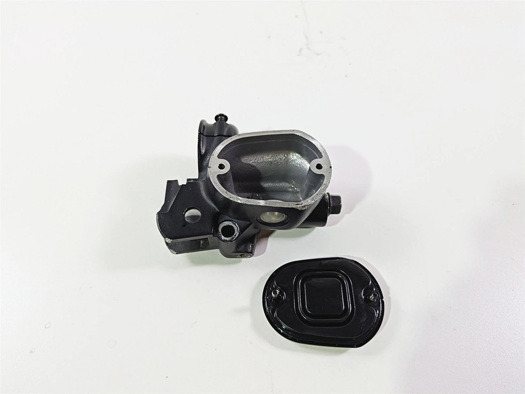 2009 Harley XR1200 Sportster Front Brake Master Cylinder 5/8" 42941-08