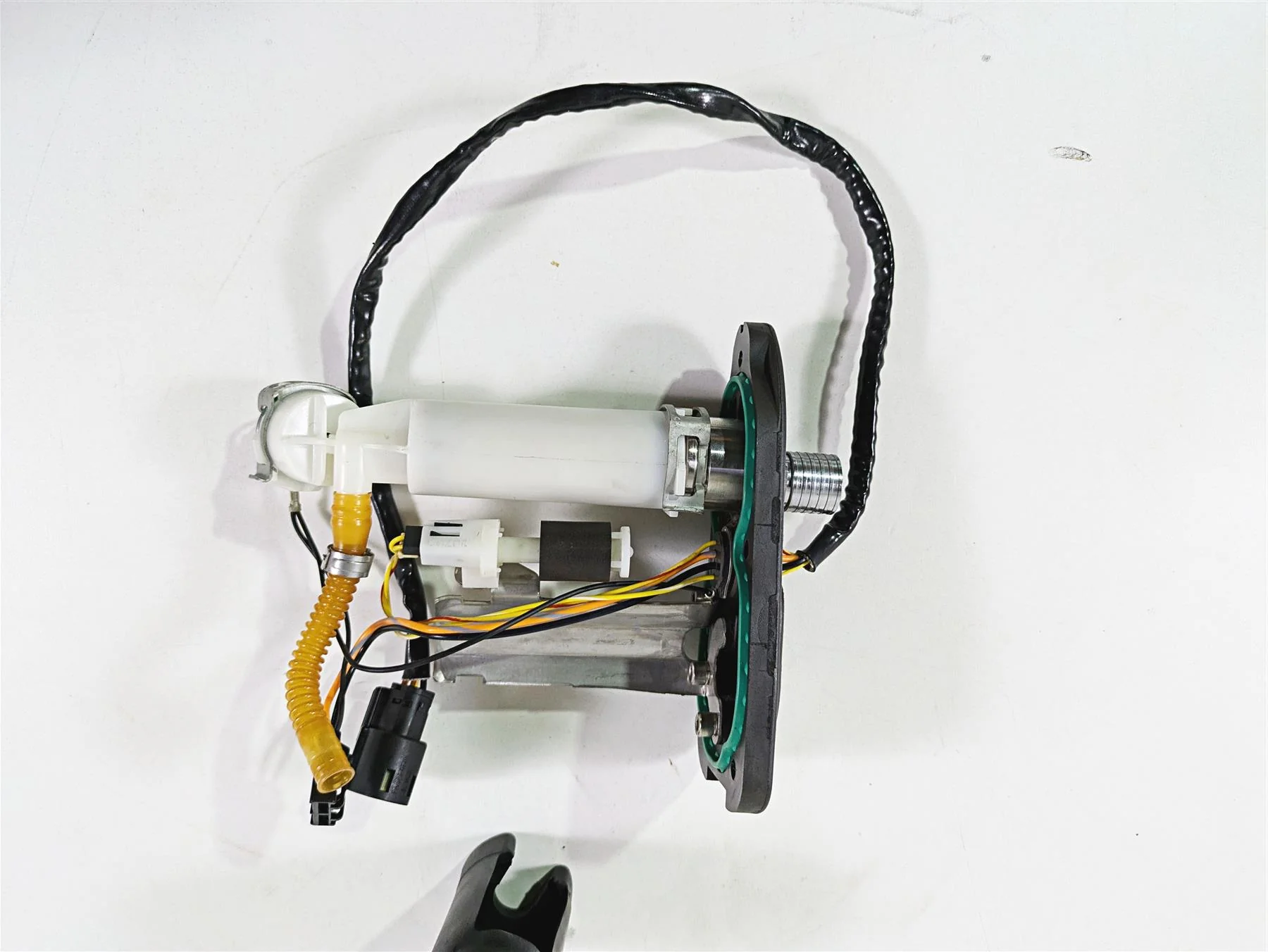 2009 Harley XR1200 Sportster Fuel Gas Petrol Pump - For Parts 75268-07F - Image 8
