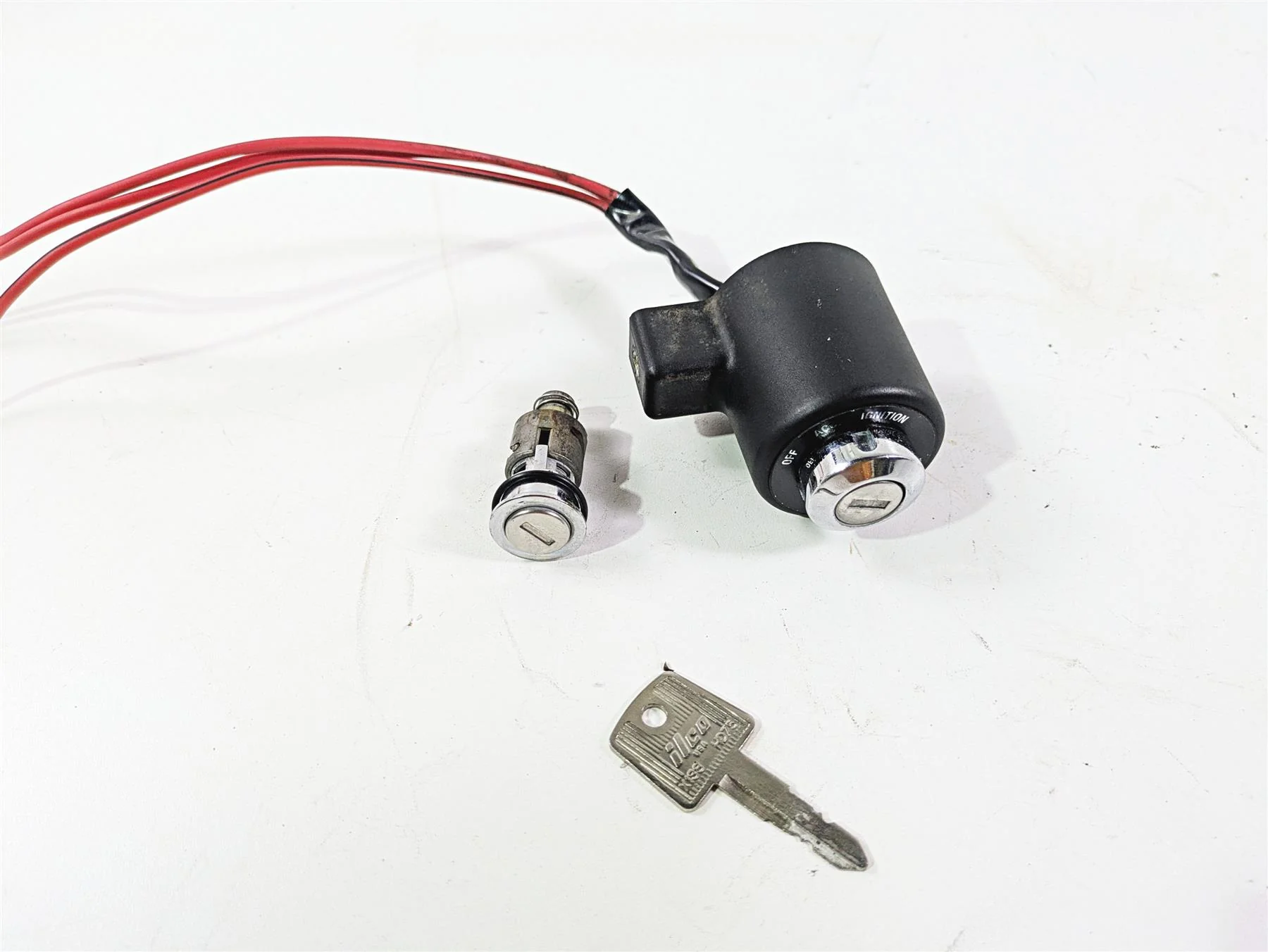 2009 Harley XR1200 Sportster Ignition Switch Steering Lock Key Set 48154-05 - Image 12