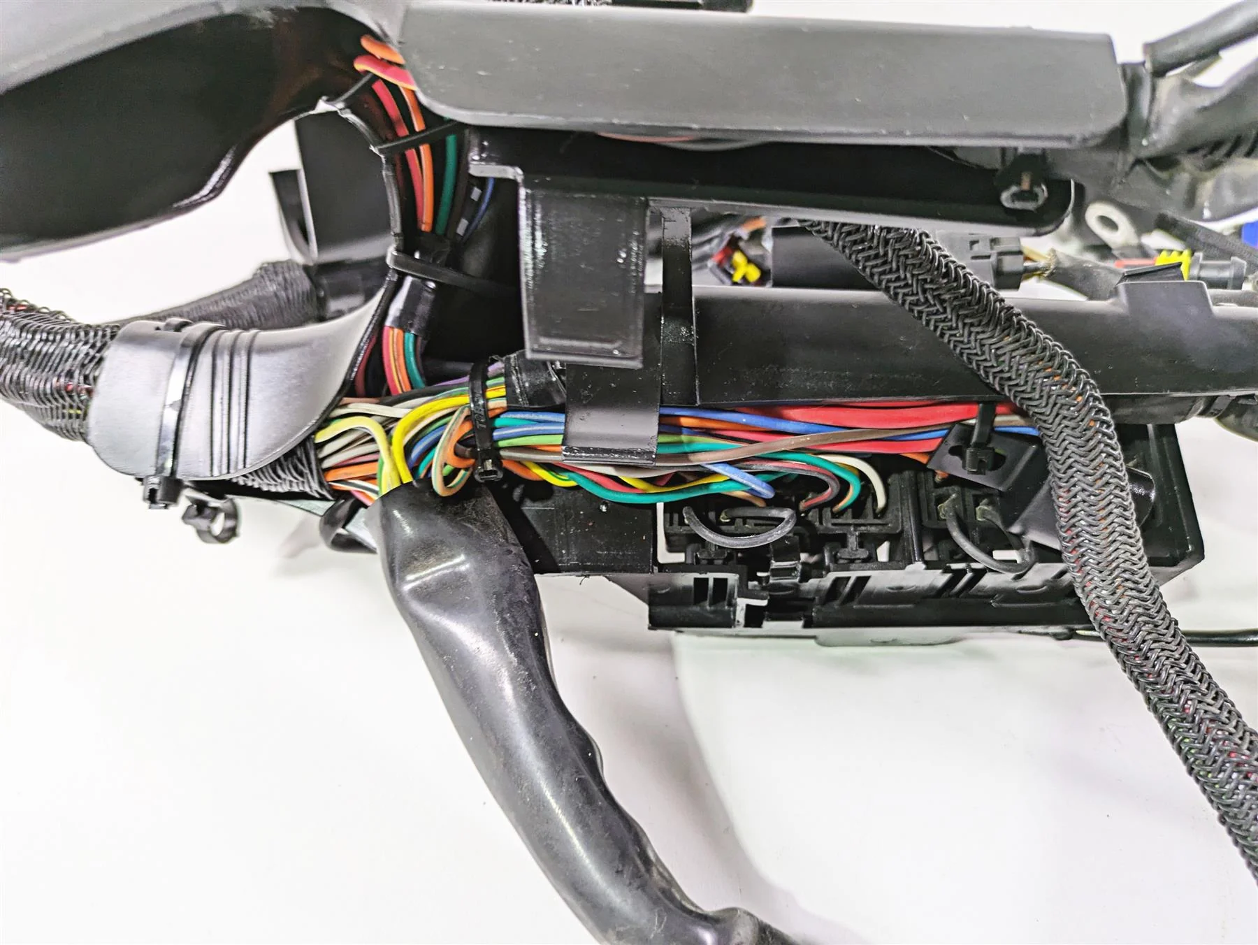 2009 Harley XR1200 Sportster Main & Engine Wiring Harness - Read 70225-08 - Image 11