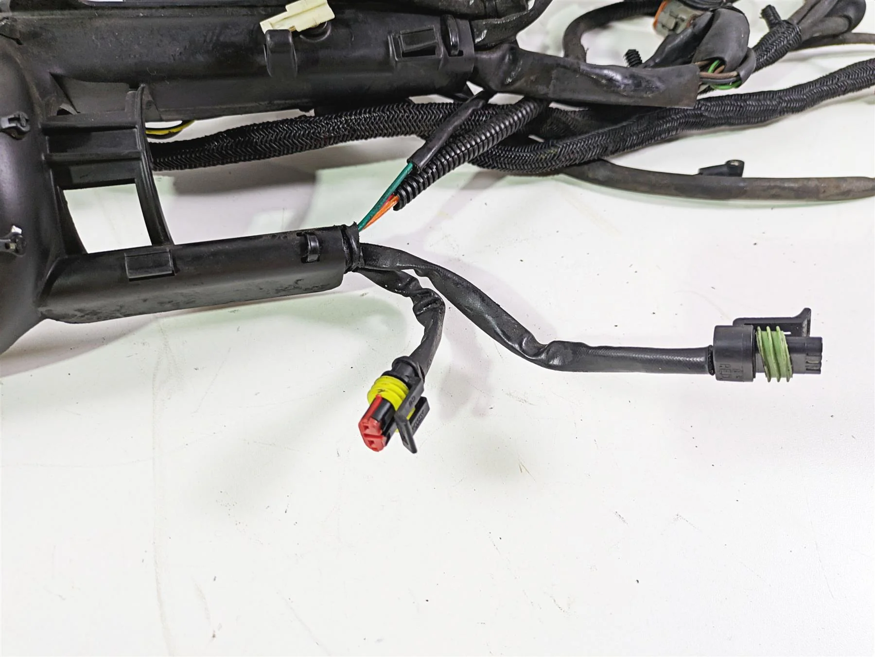 2009 Harley XR1200 Sportster Main & Engine Wiring Harness - Read 70225-08 - Image 5