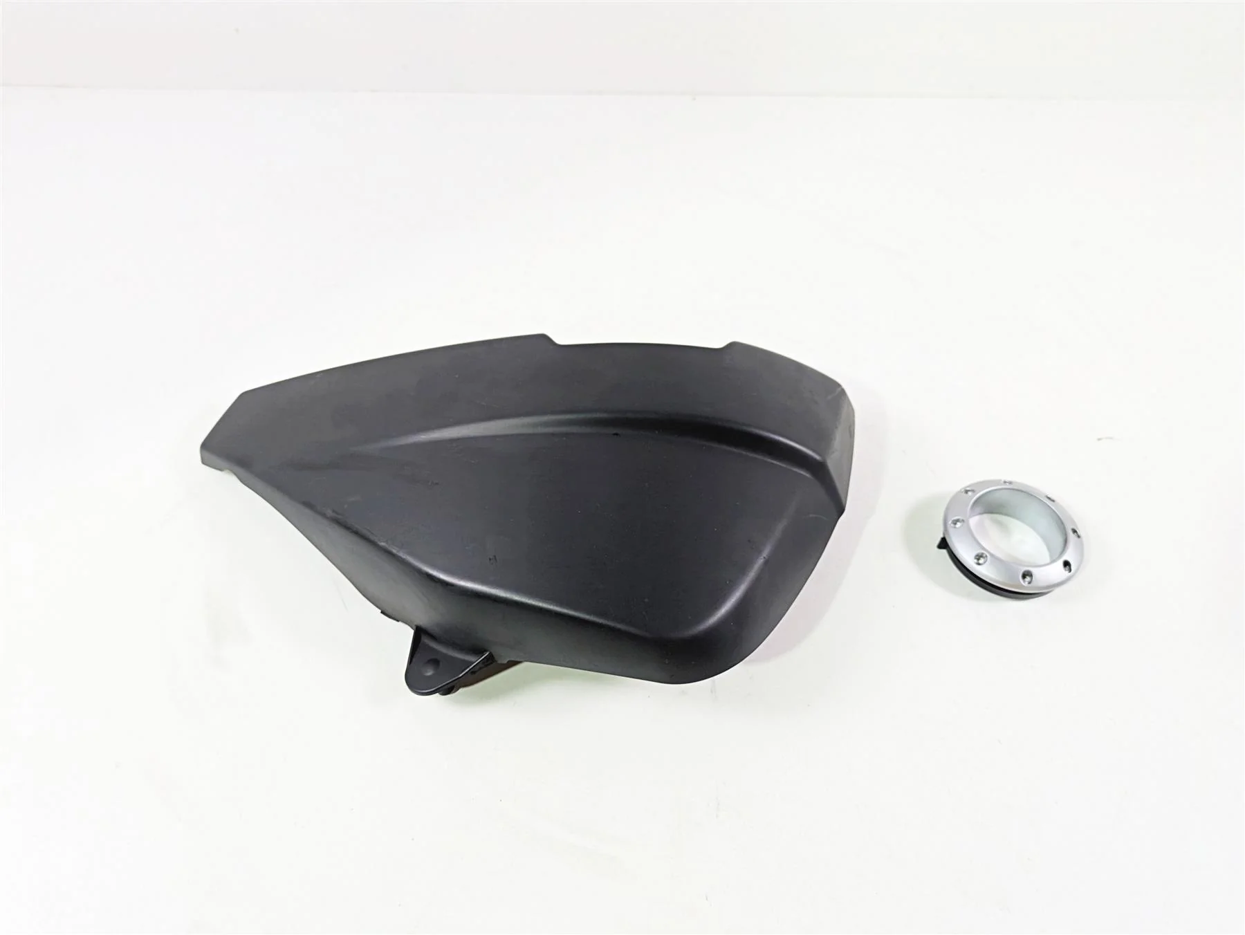 2009 Harley XR1200 Sportster Oil Tank Reservoir Cover Fairing Set 66269-08
