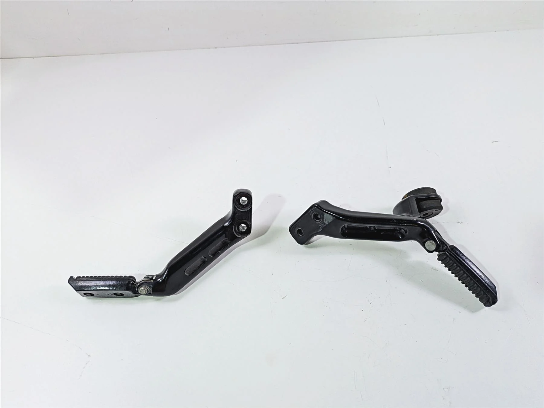 2009 Harley XR1200 Sportster Passenger Foot Peg Rest Set 51049-08 51048-08 - Image 6