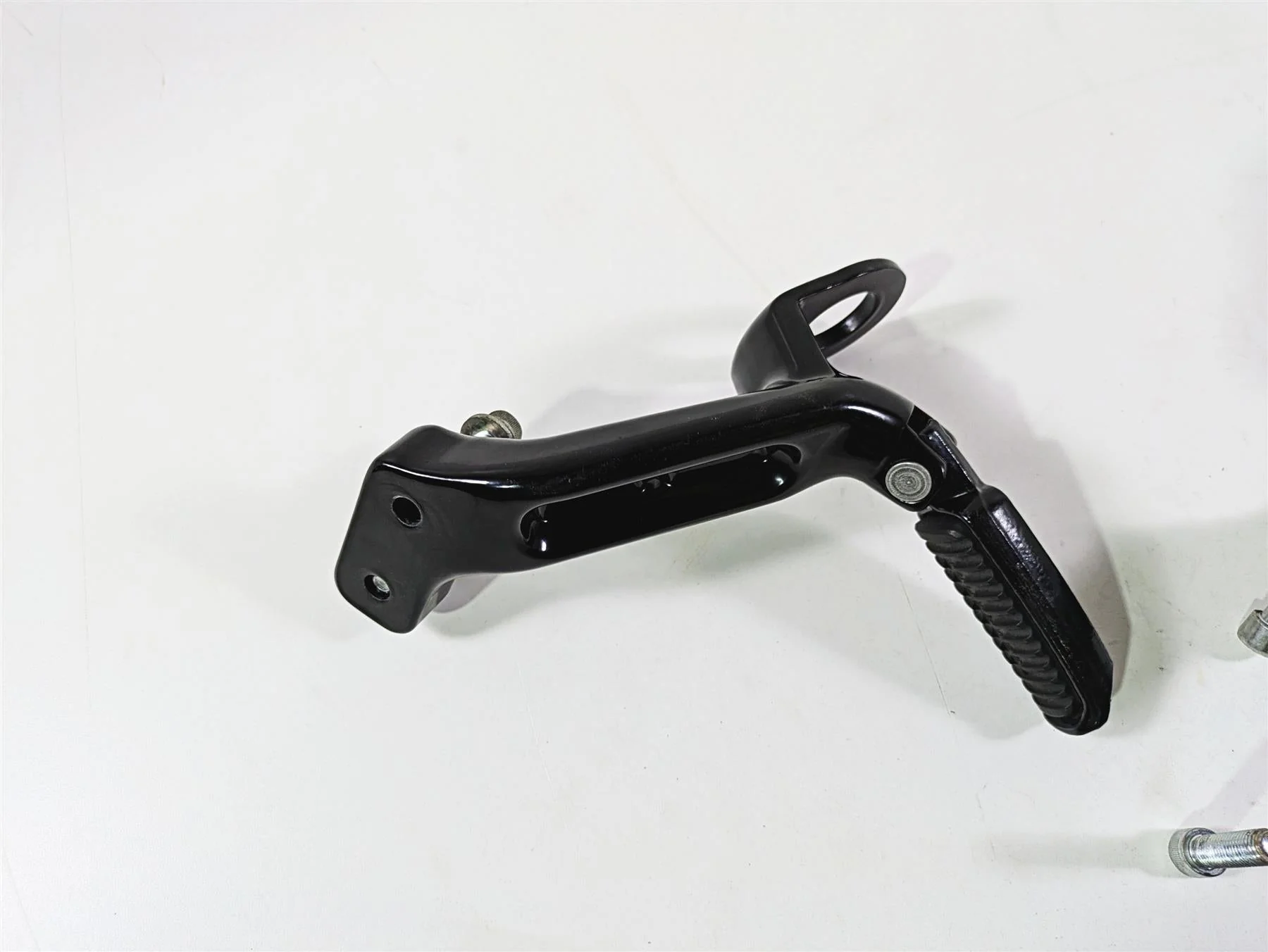 2009 Harley XR1200 Sportster Rear Passenger Foot Peg Rest Set 51049-08 51048-08 - Image 10
