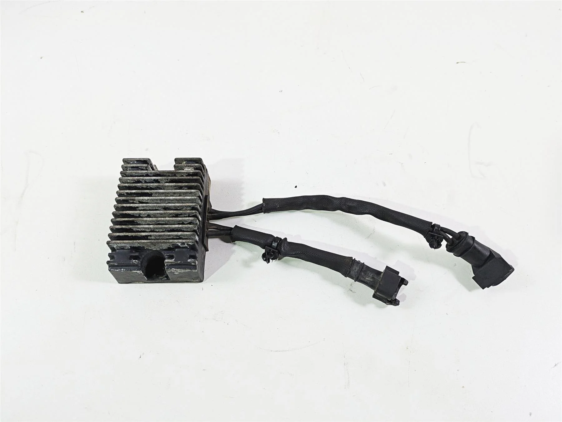 2009 Harley XR1200 Sportster Rectifier Voltage Regulator 74711-08 - Image 4