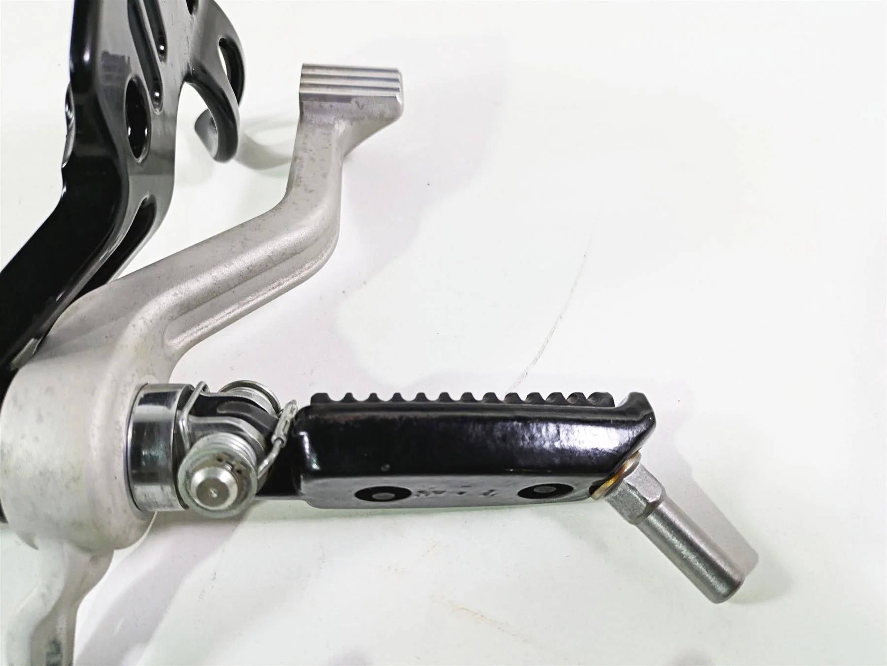 2009 Harley XR1200 Sportster Right Foot Peg & Brake Pedal Set 51045-08 - Image 6