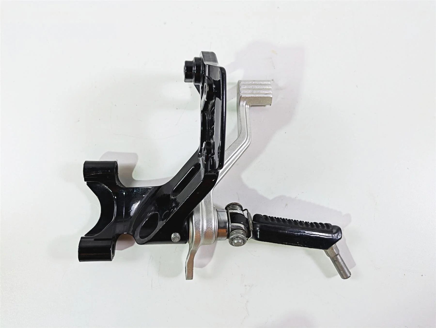 2009 Harley XR1200 Sportster Right Footpeg & Brake Pedal Set 51045-08 - Image 5