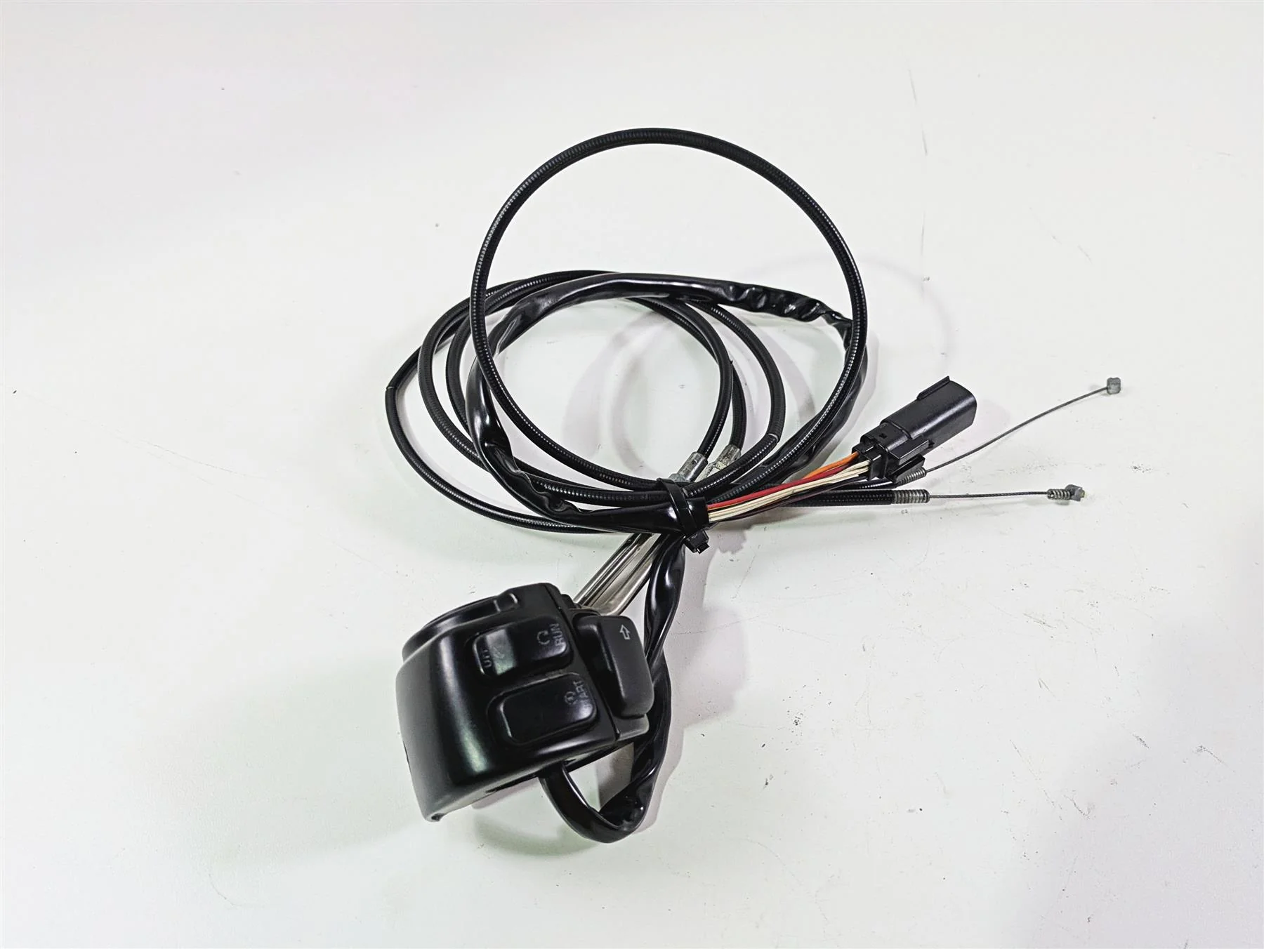 2009 Harley XR1200 Sportster Right Hand Control Switch Throttle -Read 71684-06A - Image 2