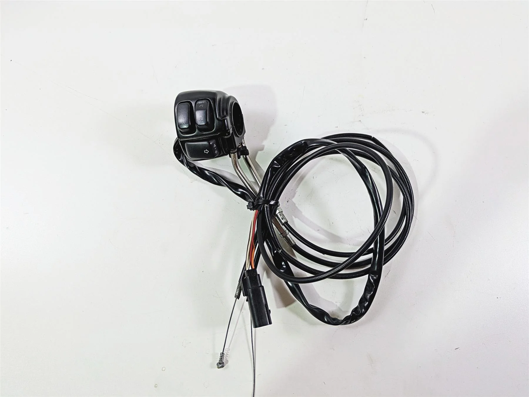 2009 Harley XR1200 Sportster Right Hand Control Switch Throttle -Read 71684-06A - Image 5