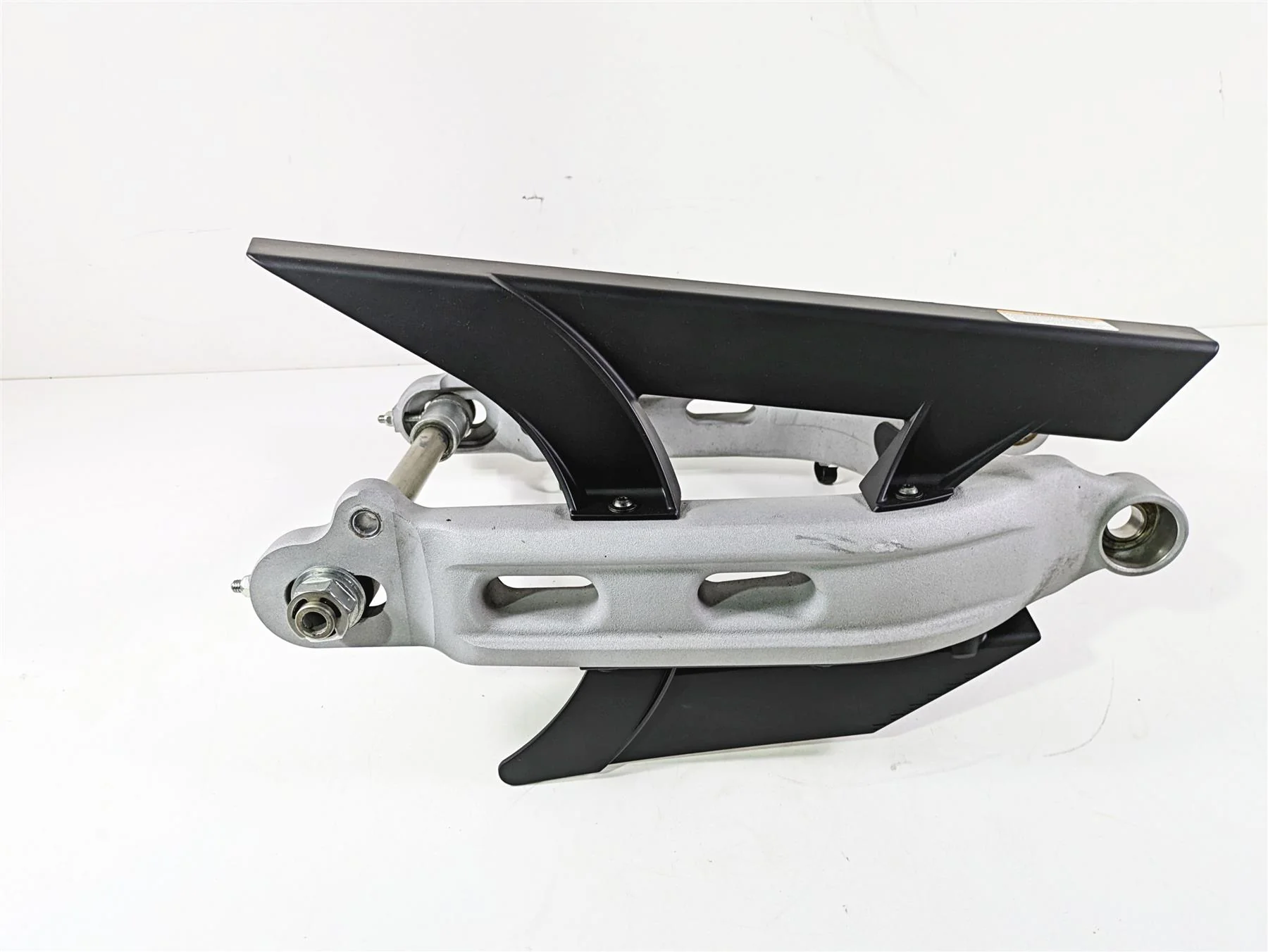 2009 Harley XR1200 Sportster Swingarm Swing Arm + Axle & Guard 47674-08 47680-08 - Image 2
