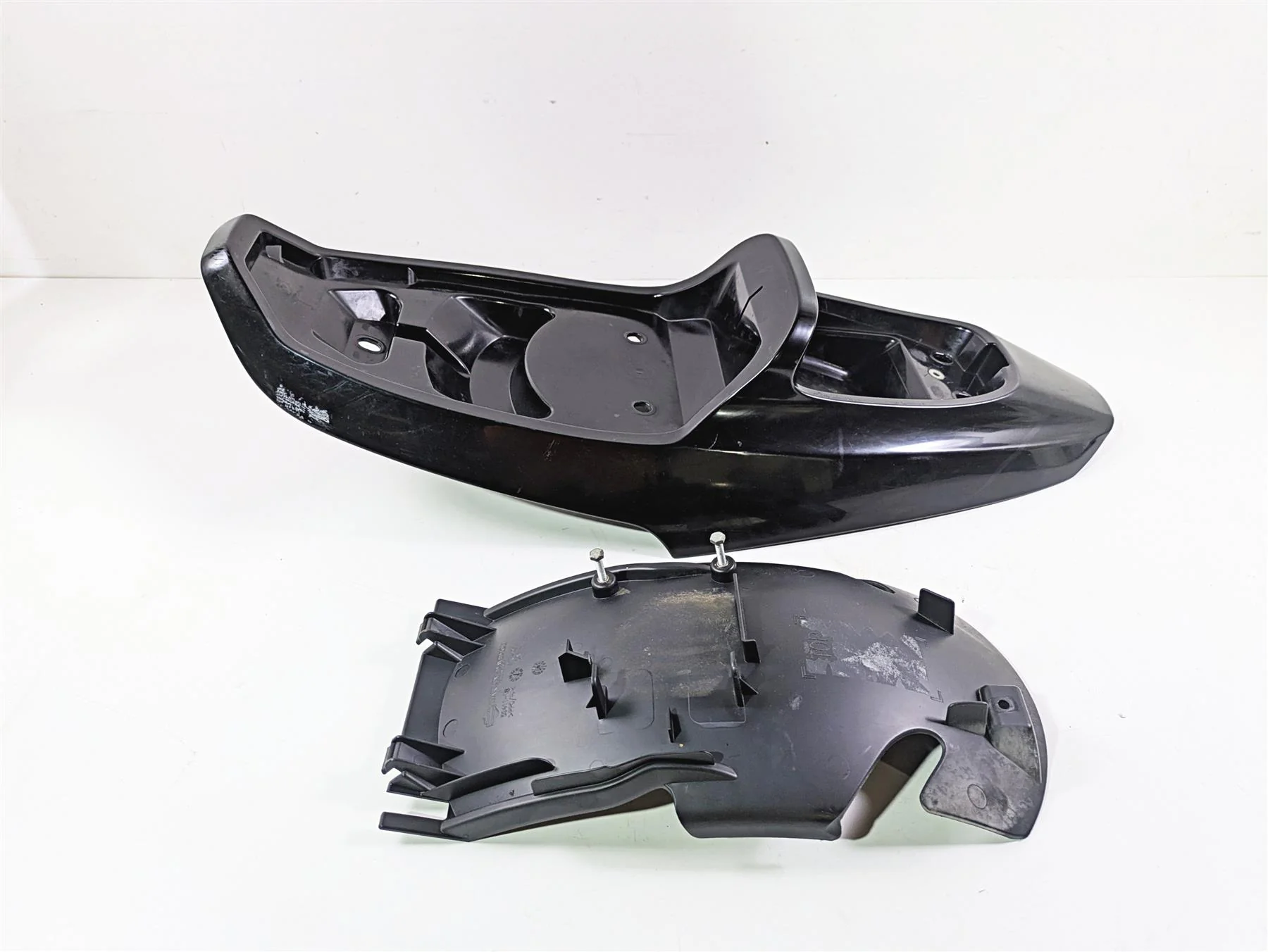 2009 Harley XR1200 Sportster Tail Fairing & Inner Fender Set 59901-08