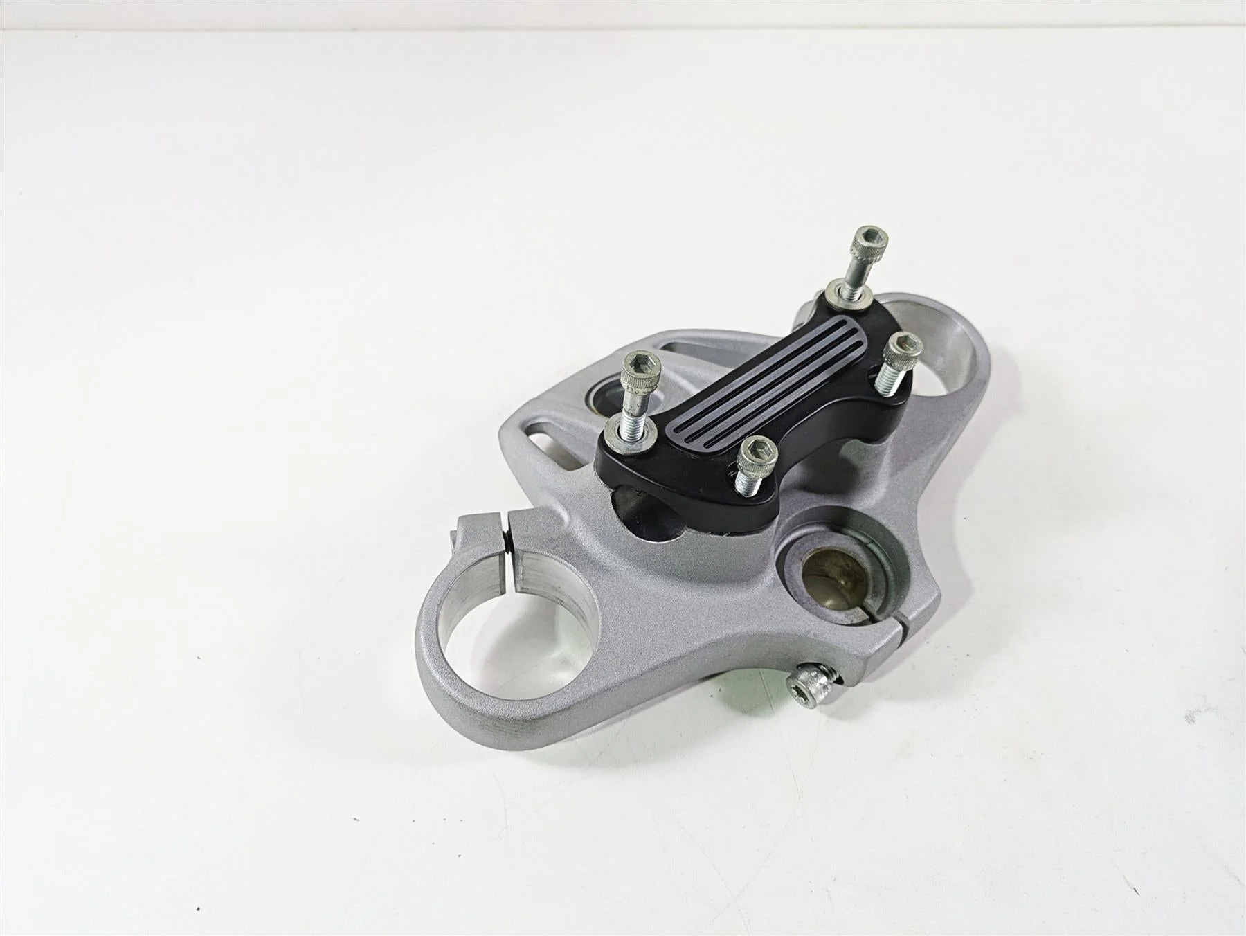 2009 Harley XR1200 Sportster Upper Triple Tree Steering Clamp 55mm 46028-08 - Image 11
