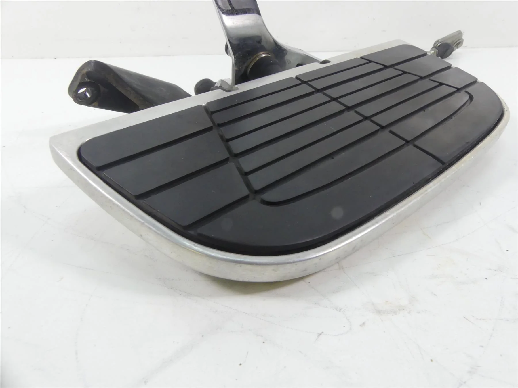 2009 Honda VTX1300 Touring Front Left Floor Board & Shifter Pedal 50625-MEA-670 - Image 8