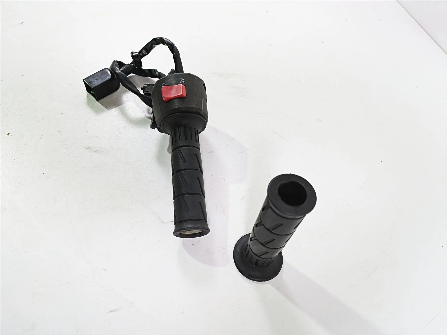 2009 Kawaski EX250 Ninja 250R Right Hand Start Kill Control Switch 46091-0157 - Image 2