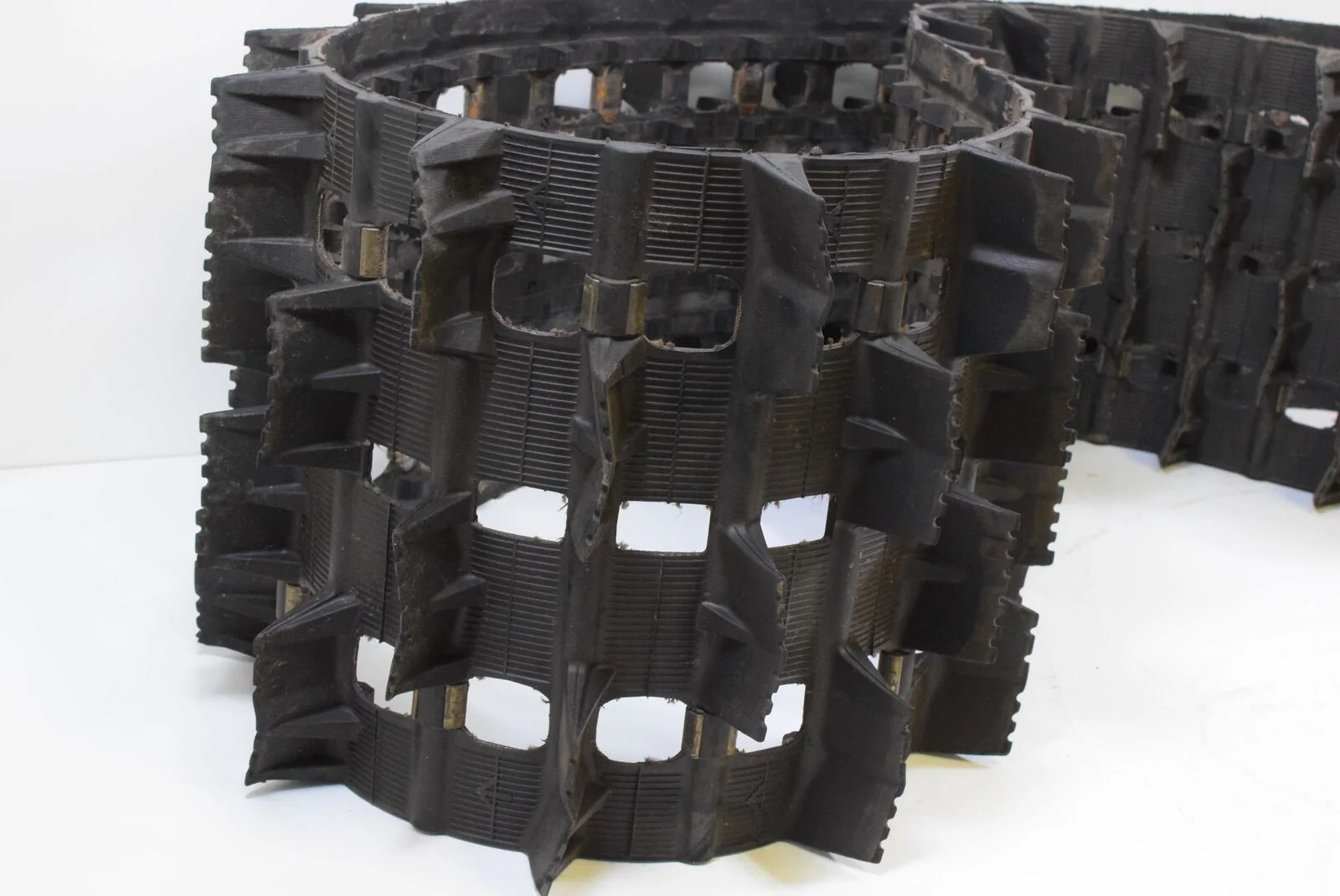 2009 Polaris Dragon RMK 800 155" Rear Drive Track Belt 155X2.4  5413622 - Image 3