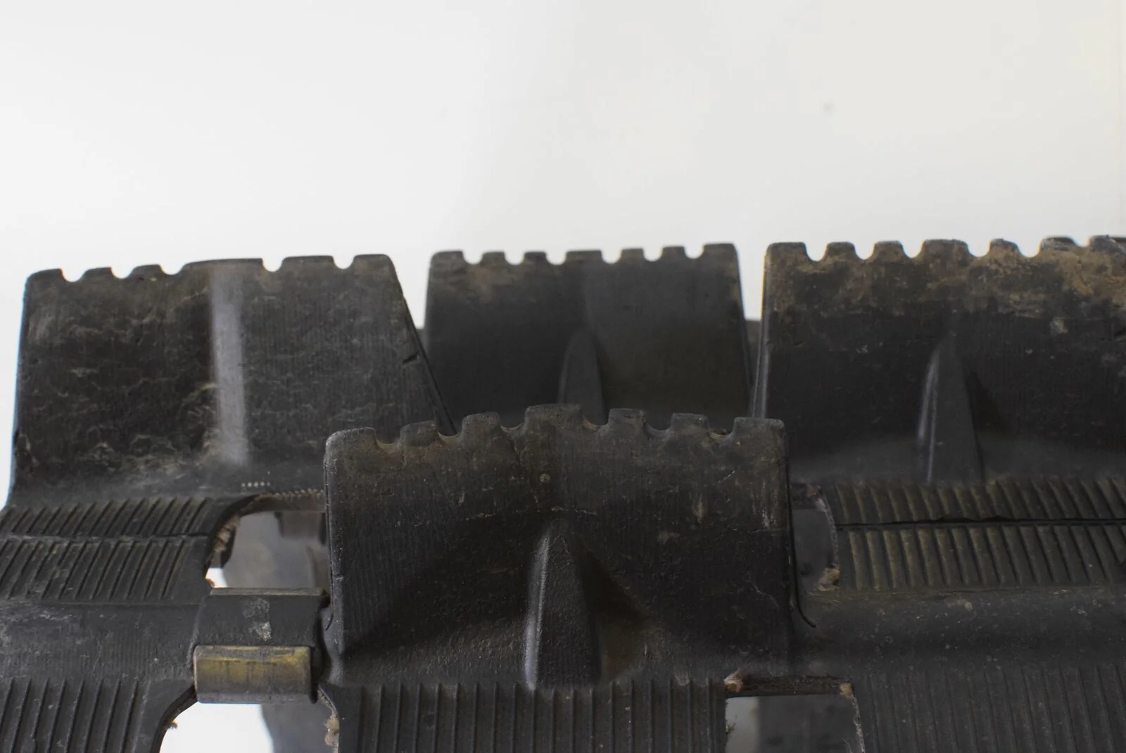 2009 Polaris Dragon RMK 800 155" Rear Drive Track Belt 155X2.4  5413622 - Image 9