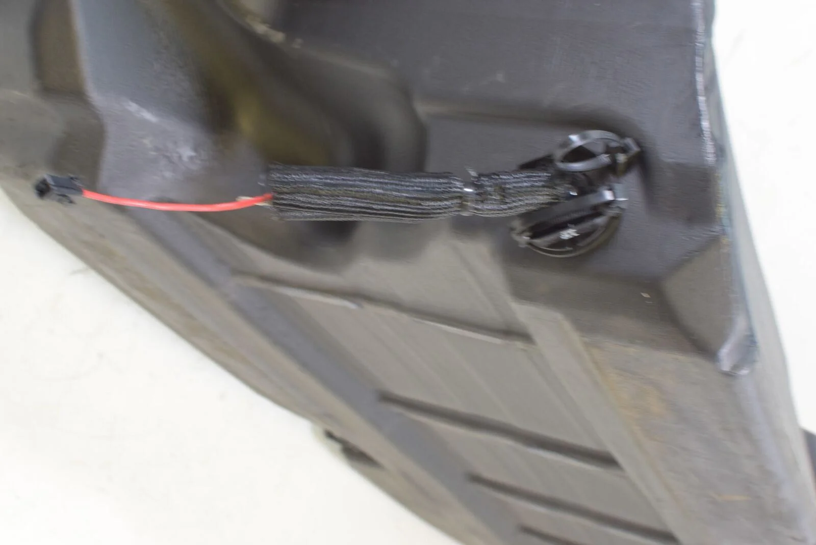 2009 Ski-Doo Summit Everest 800R PTEK Fuel Gas Petrol Tank 513033534 - Image 4