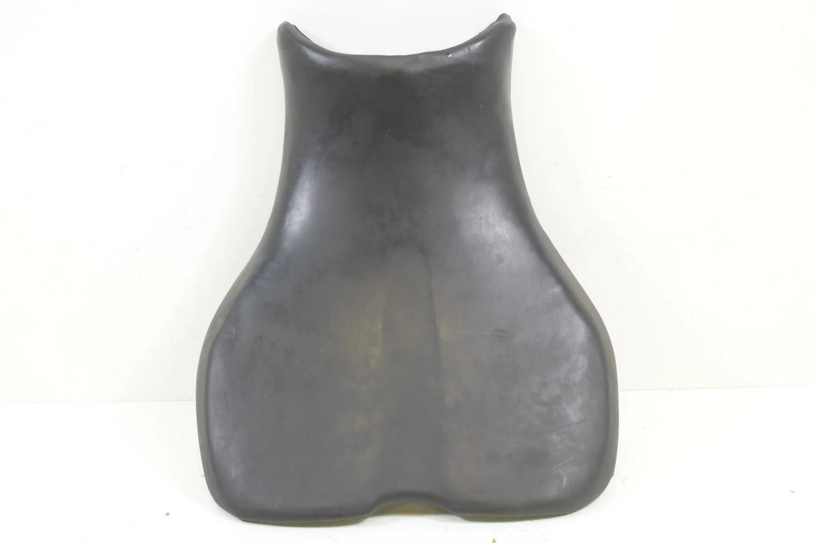 2009 Triumph Daytona 675 Front Rider Driver Seat Saddle T2306402 - Image 11