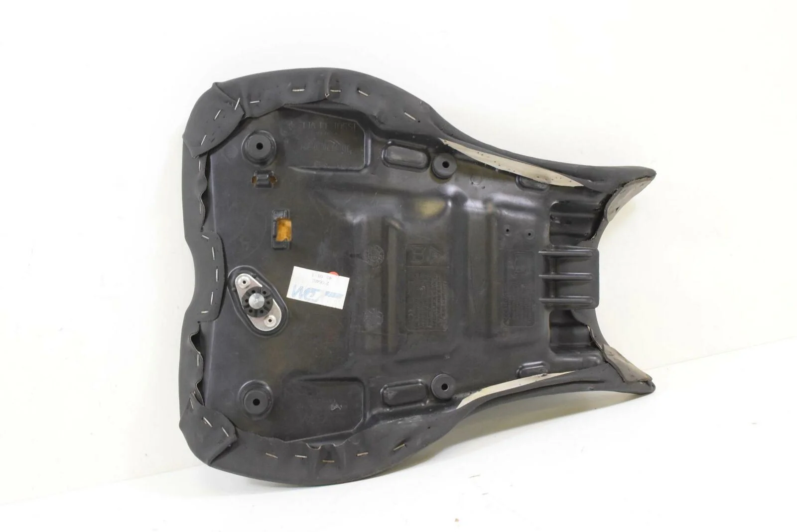 2009 Triumph Daytona 675 Front Rider Driver Seat Saddle T2306402 - Image 6