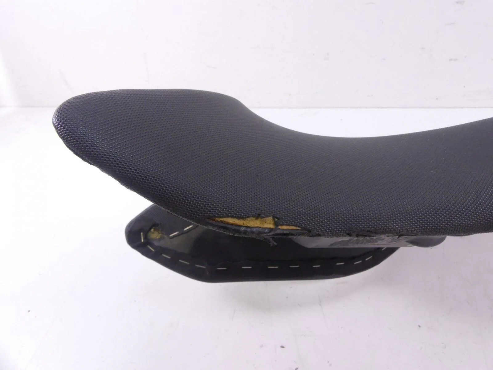 2009 Triumph Street Triple 675R Dual Driver Passenger Saddle Seat -Read T2306405 - Image 6