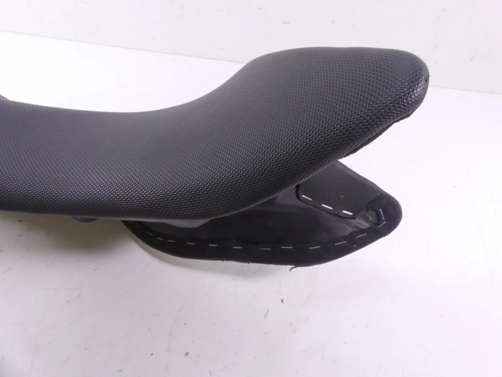 2009 Triumph Street Triple 675R Dual Driver Passenger Saddle Seat -Read T2306405 - Image 7