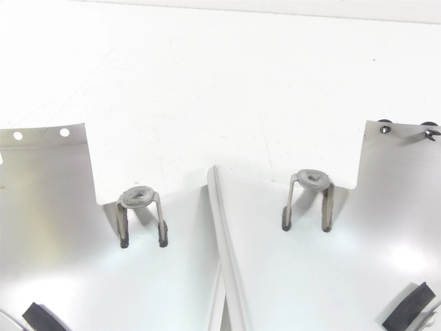 2009 Victory Vision Tour Between Leg Side Cover Fairing Set  5438167 5438168 - Image 9