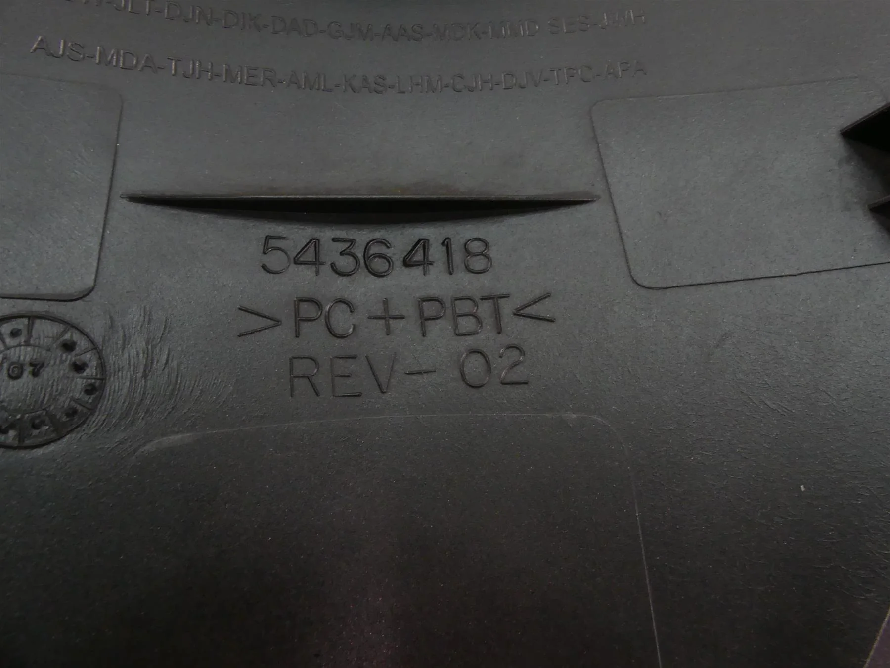 2009 Victory Vision Tour Center Tank Console Cover Grip Heater Switch 5251418 - Image 12