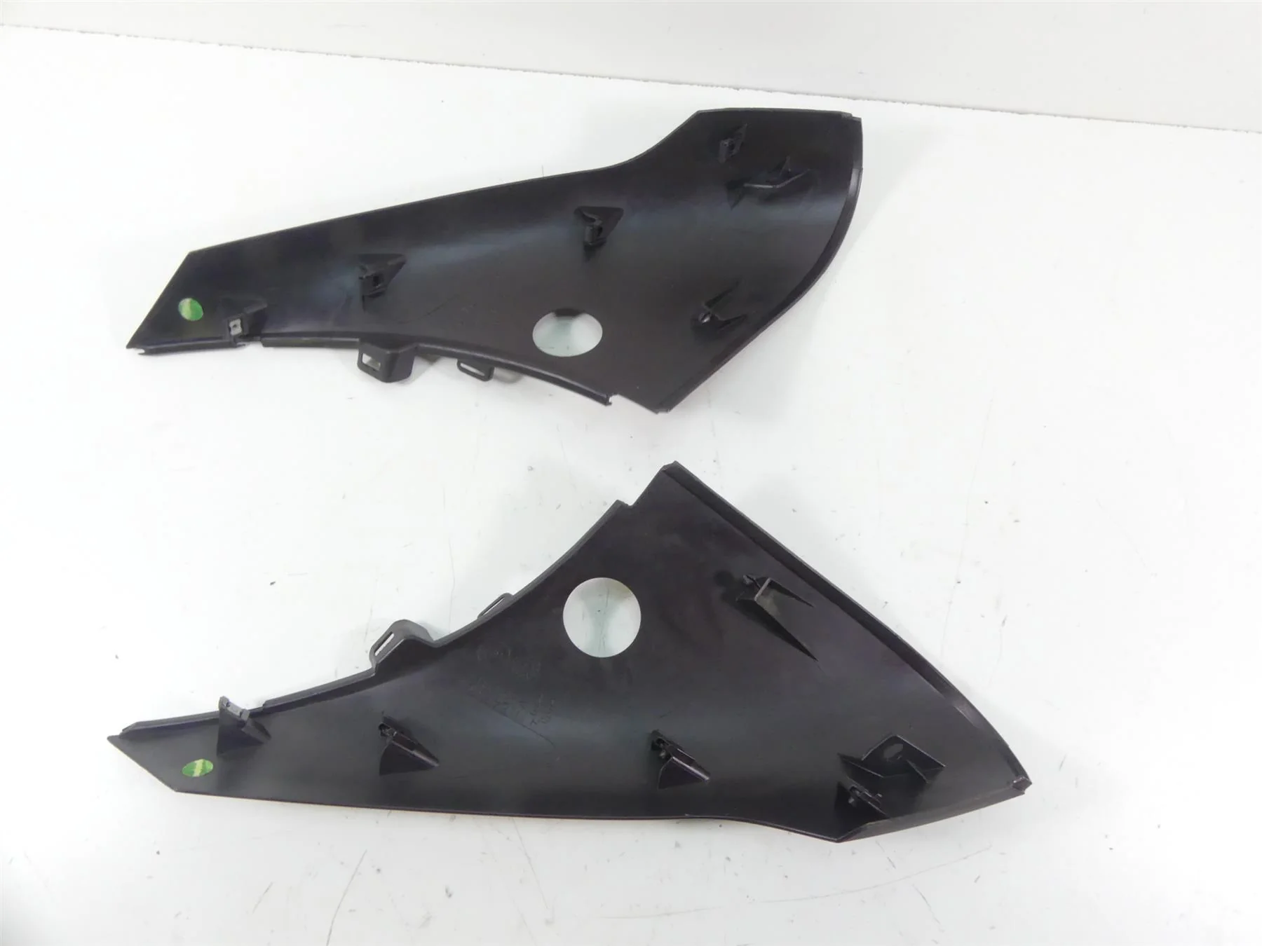 2009 Victory Vision Tour Front Blinker Cover Fairing Cowl Set 54363243 5436324 - Image 4