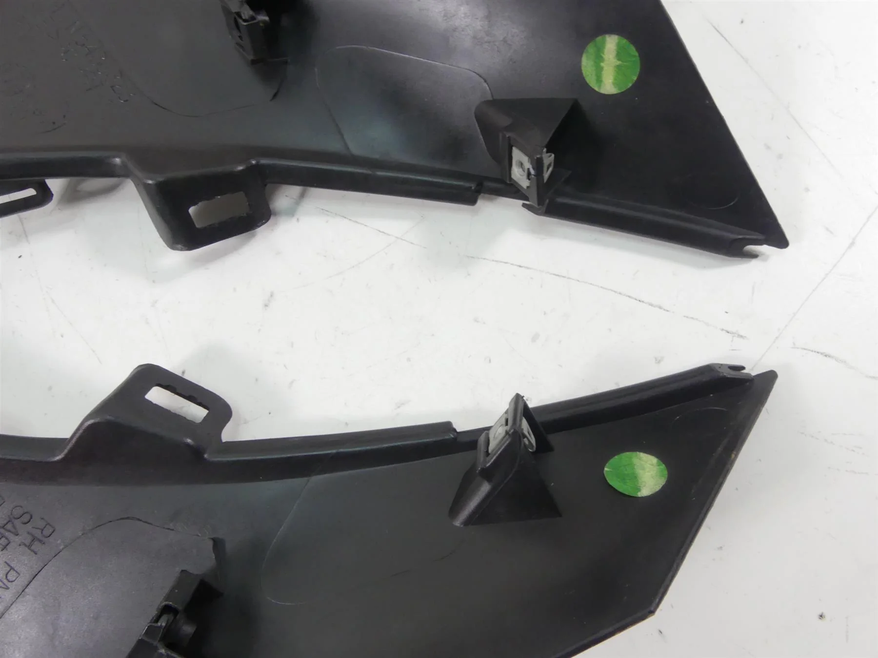 2009 Victory Vision Tour Front Blinker Cover Fairing Cowl Set 54363243 5436324 - Image 6