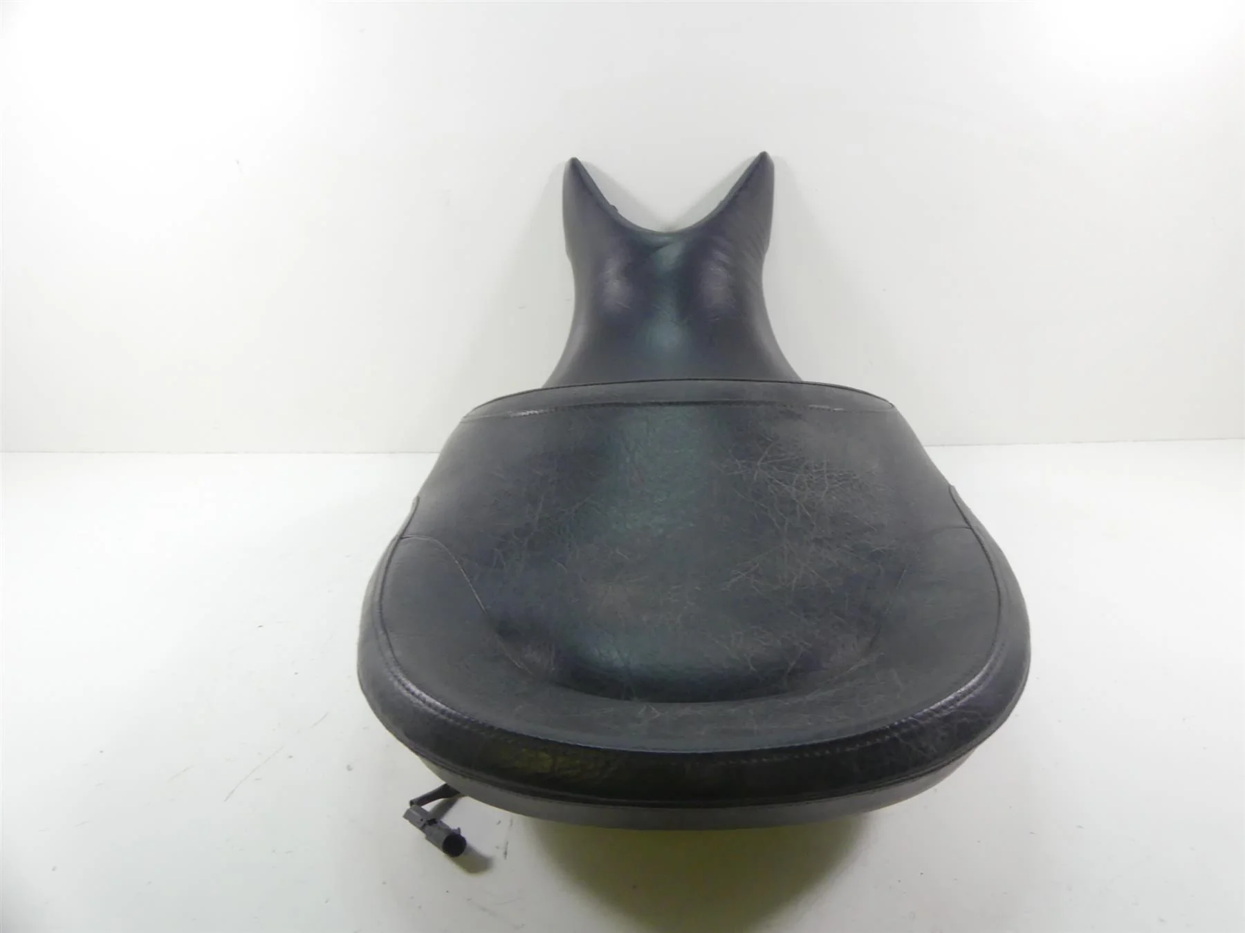 2009 Victory Vision Tour Heated Seat Saddle -Read 2683804 2684352 - Image 5