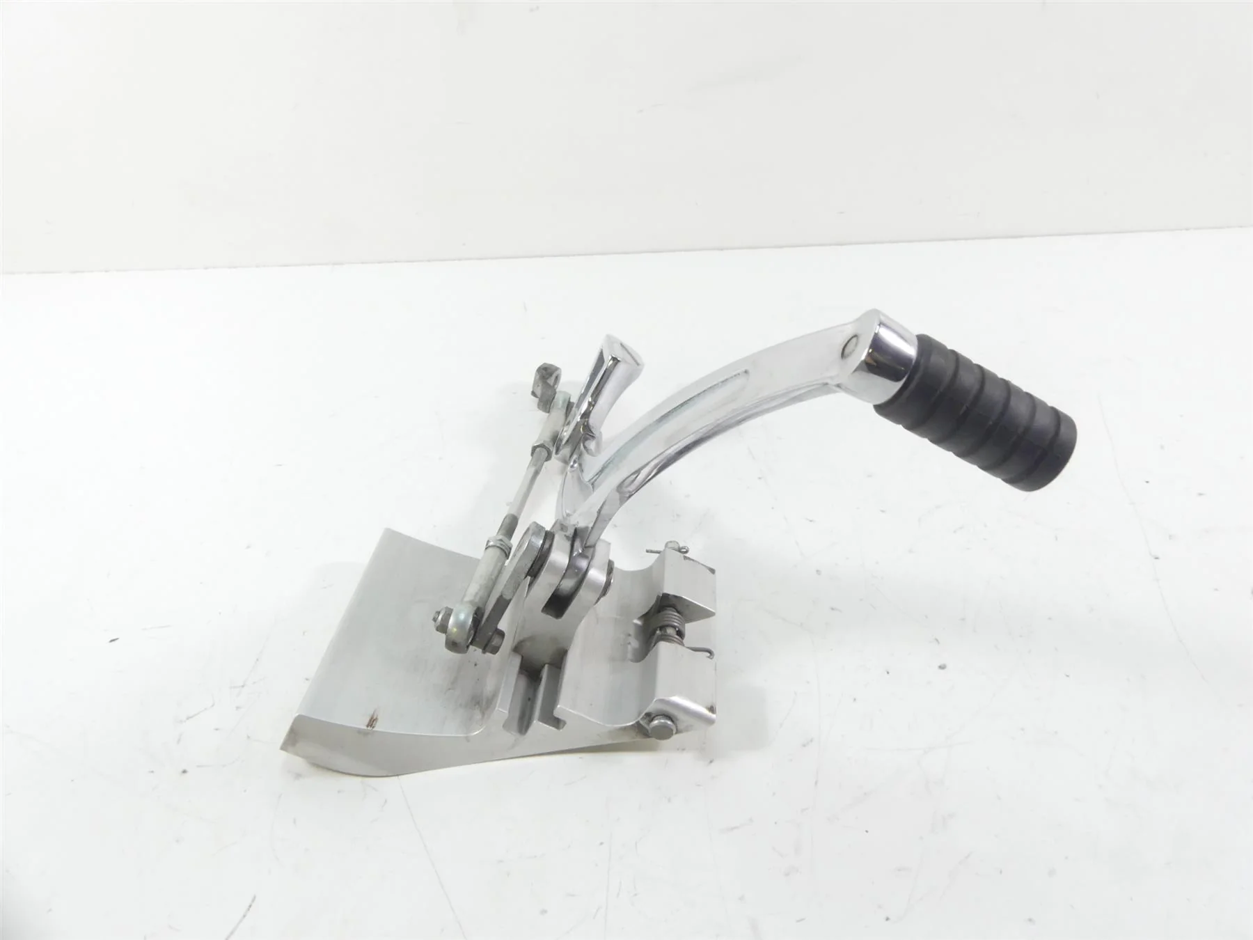 2009 Victory Vision Tour Left Floor Board Mount & Chrome Shifter Set 5135045 - Image 2