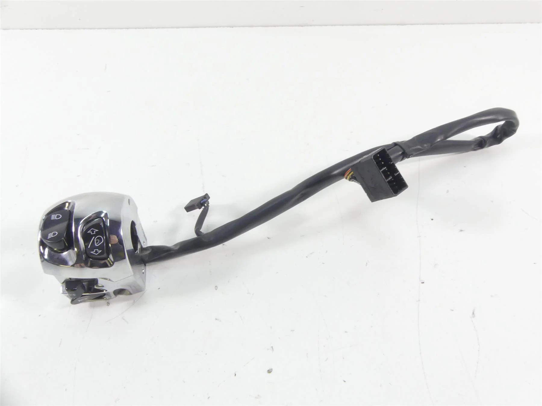 2009 Victory Vision Tour Left Hand Chrome Light Visor Control Switch 4011993 - Image 9