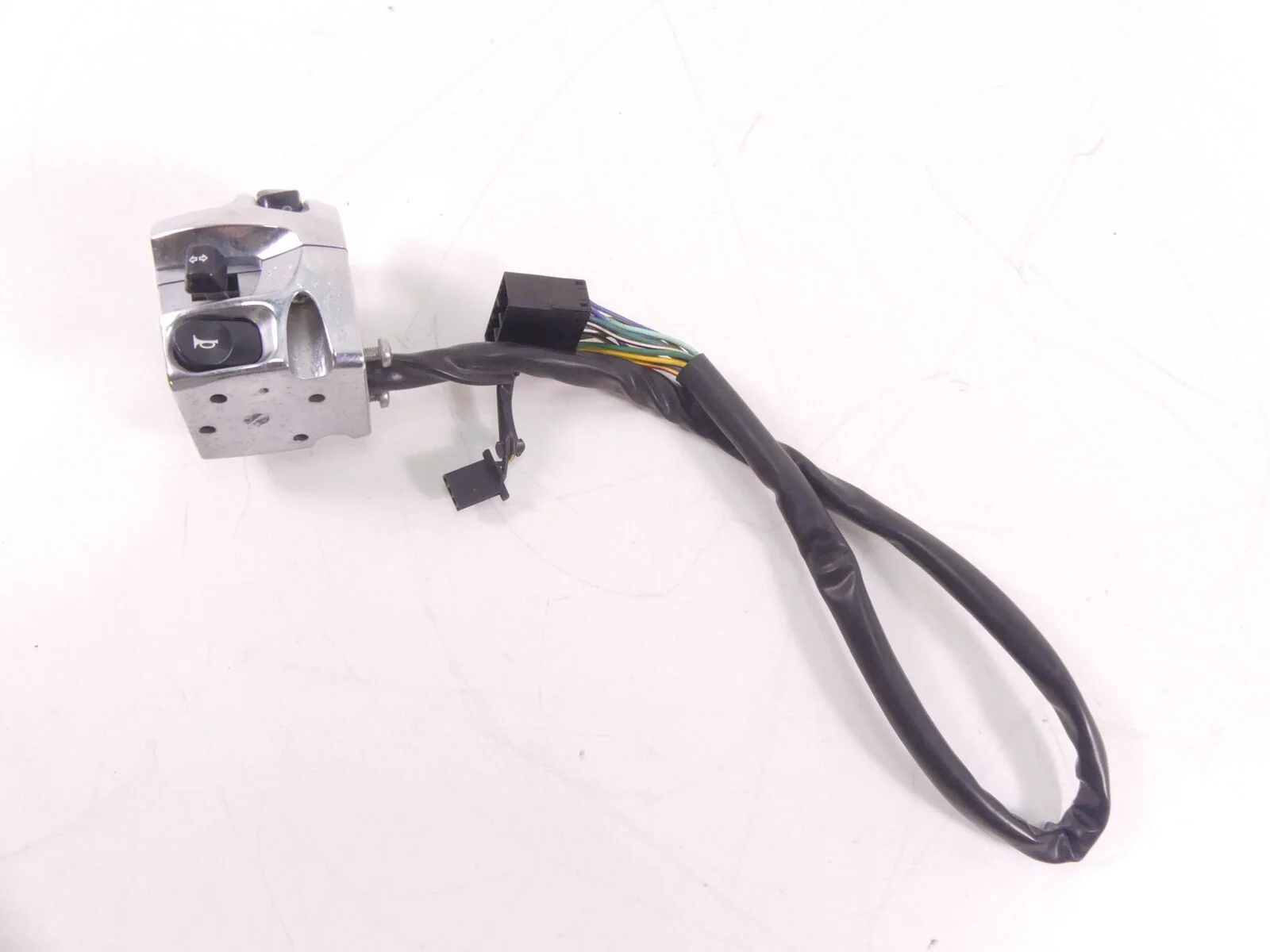 2009 Victory Vision Tour Left Hand Control Switch Turn Signal Horn Shield 401199