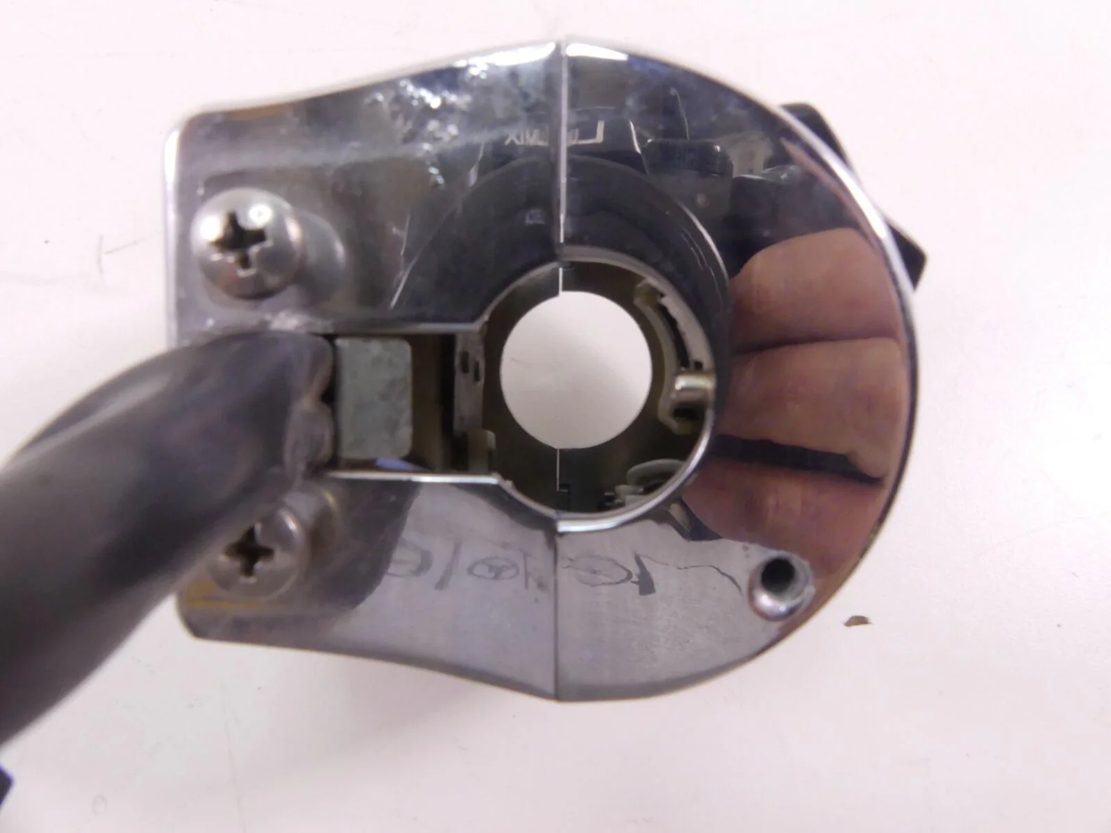 2009 Victory Vision Tour Left Hand Control Switch Turn Signal Horn Shield 401199 - Image 8