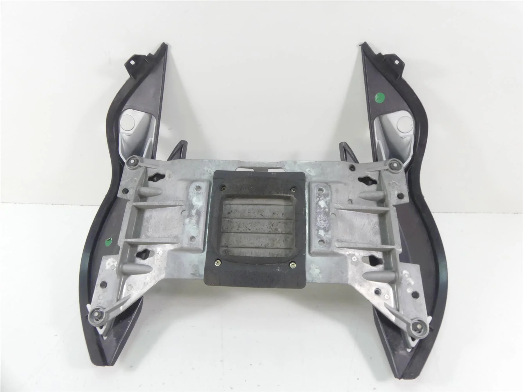 2009 Victory Vision Tour Rear Passenger Hand Grab Set 5436168 5436169 - Image 2