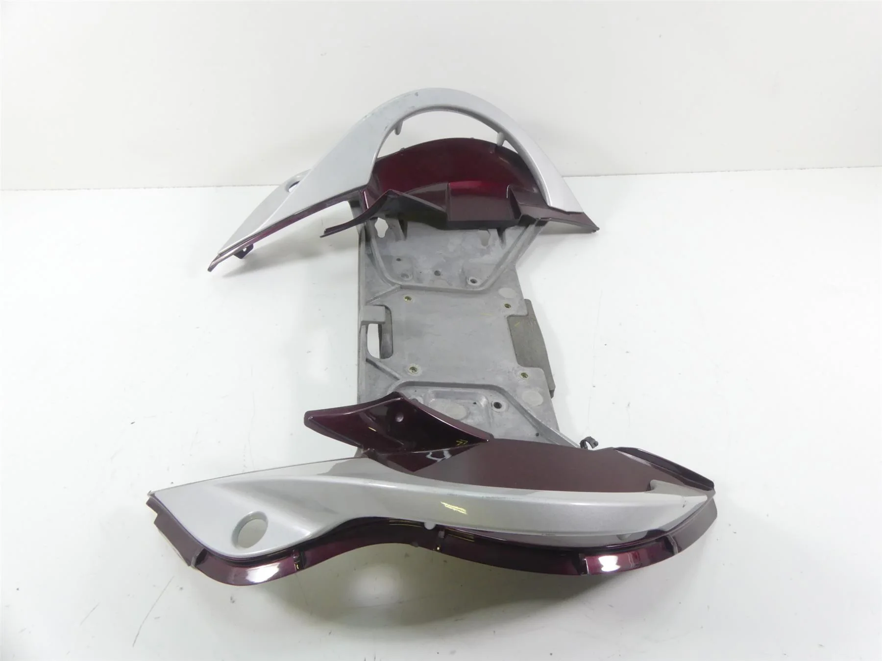 2009 Victory Vision Tour Rear Passenger Hand Grab Set 5436168 5436169 - Image 6