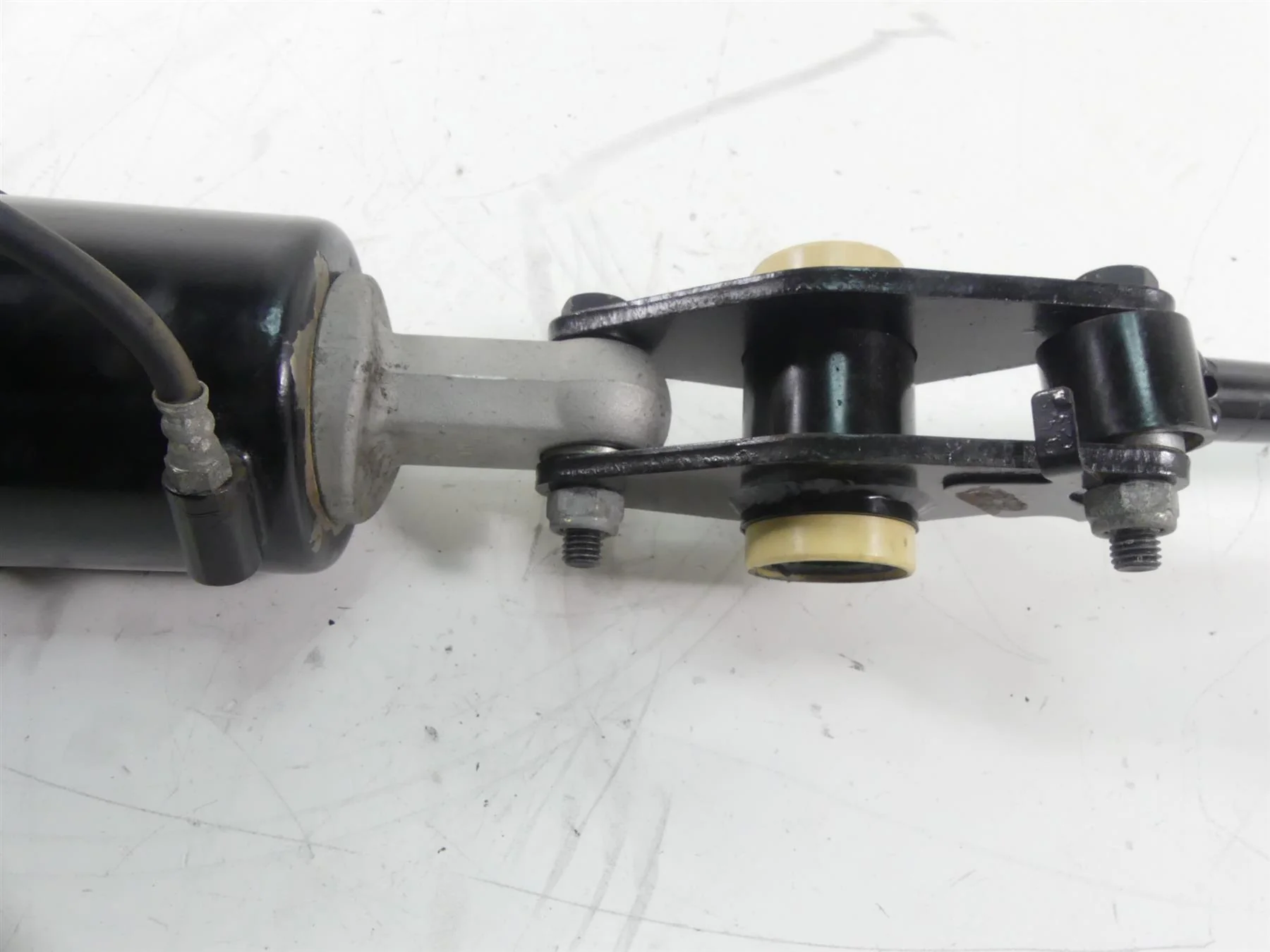 2009 Victory Vision Tour Rear Suspension Shock -No Leaks 1542394 1542903 - Image 10