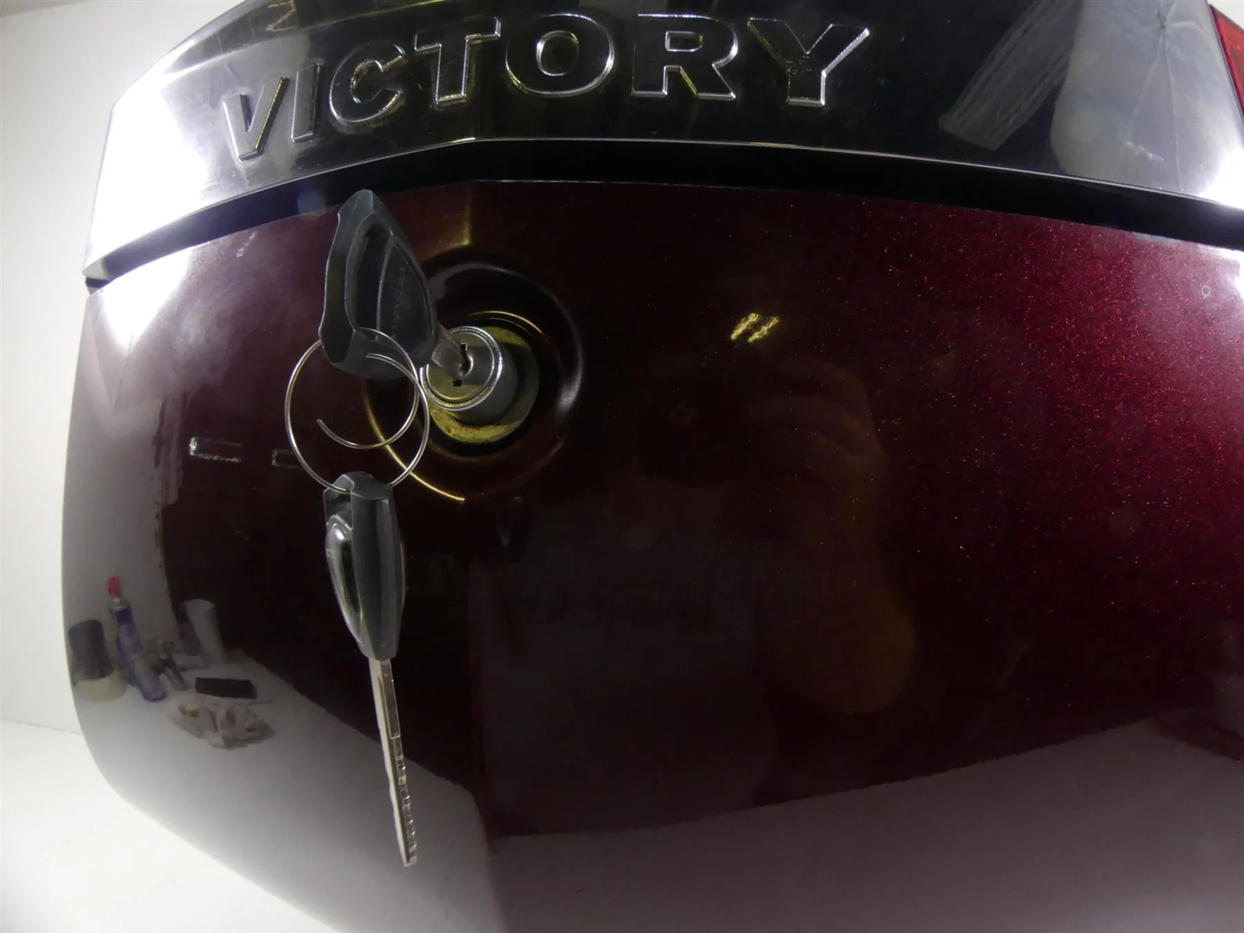 2009 Victory Vision Tour Rear Trunk Tour Pack Luggage Box & Keys 1016281 - Image 10
