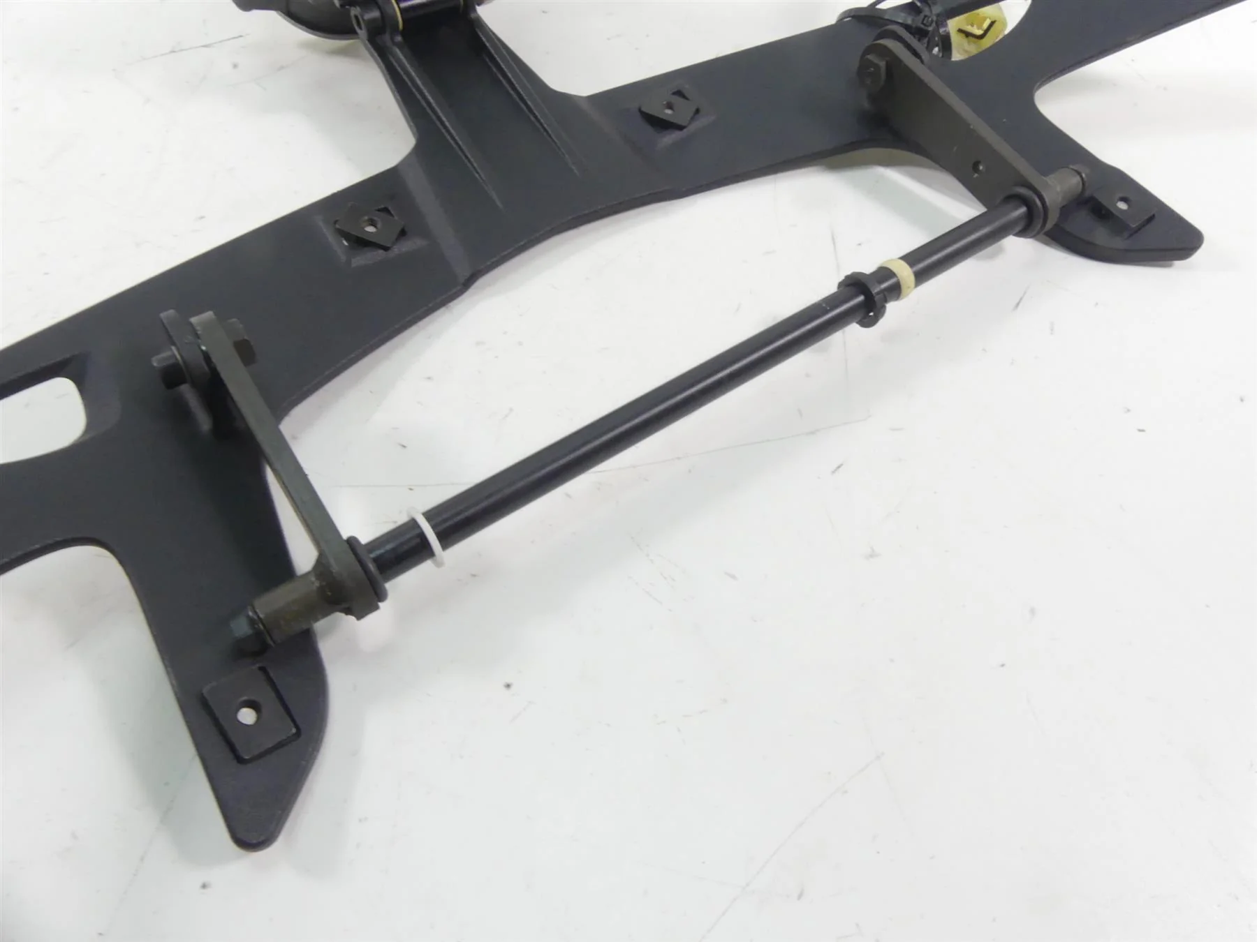 2009 Victory Vision Tour Windshield Motor + Mount Hardware 5135781 4011815 - Image 7