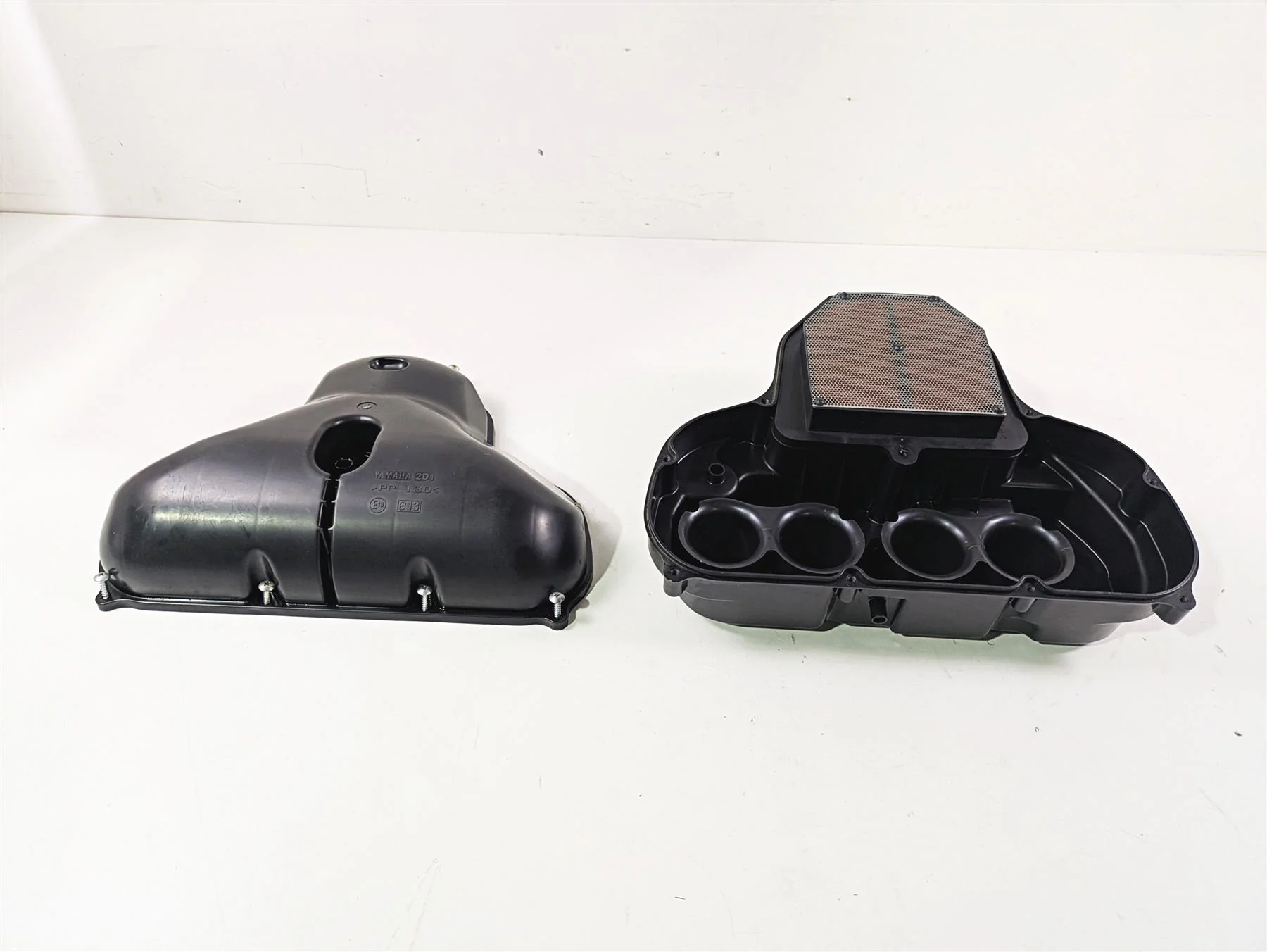 2009 Yamaha FZ1 FZS10 Fazer Air Filter Box & Velocity Stacks 2D1-14411-00-00