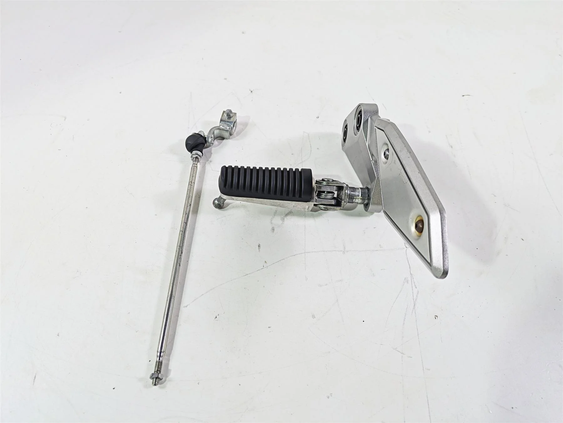 2009 Yamaha FZ1 FZS10 Fazer Left Rider Footpeg Shifter Parts Set 2D1-27442-00-00