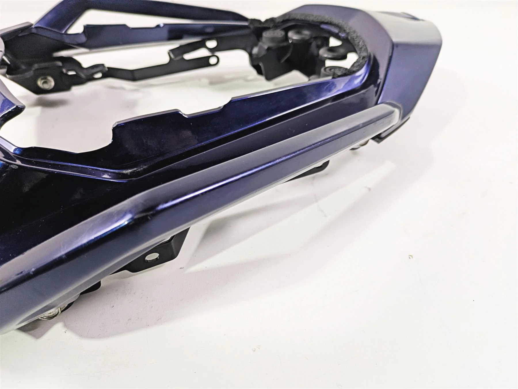 2009 Yamaha FZ1 FZS10 Fazer Rear Tail Passenger Grab Handle 3C3-24773-00 - Image 4